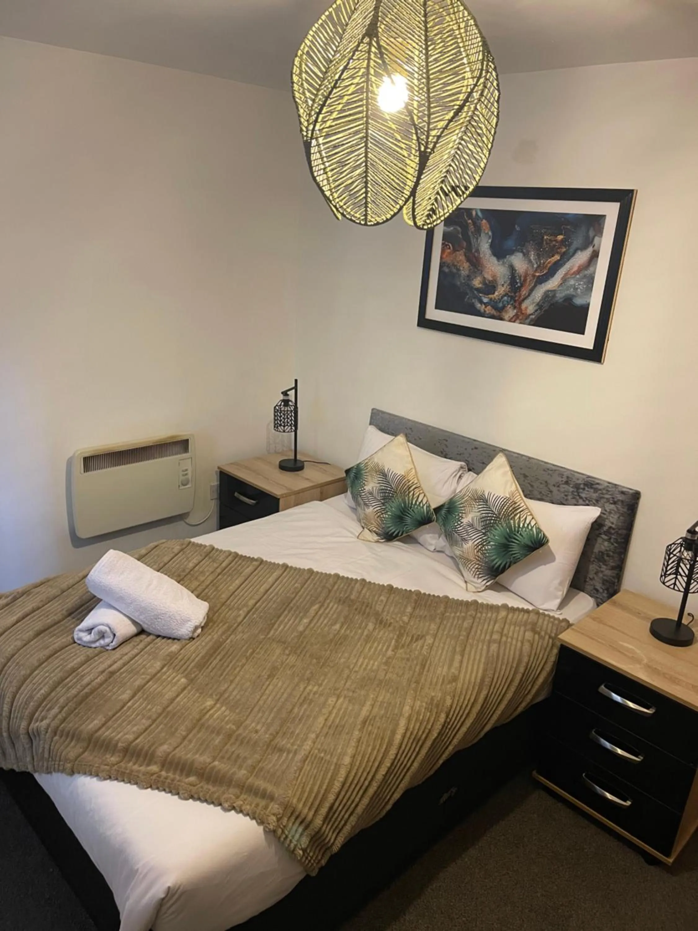 Bedroom, Bed in Empire Serviced Apartments