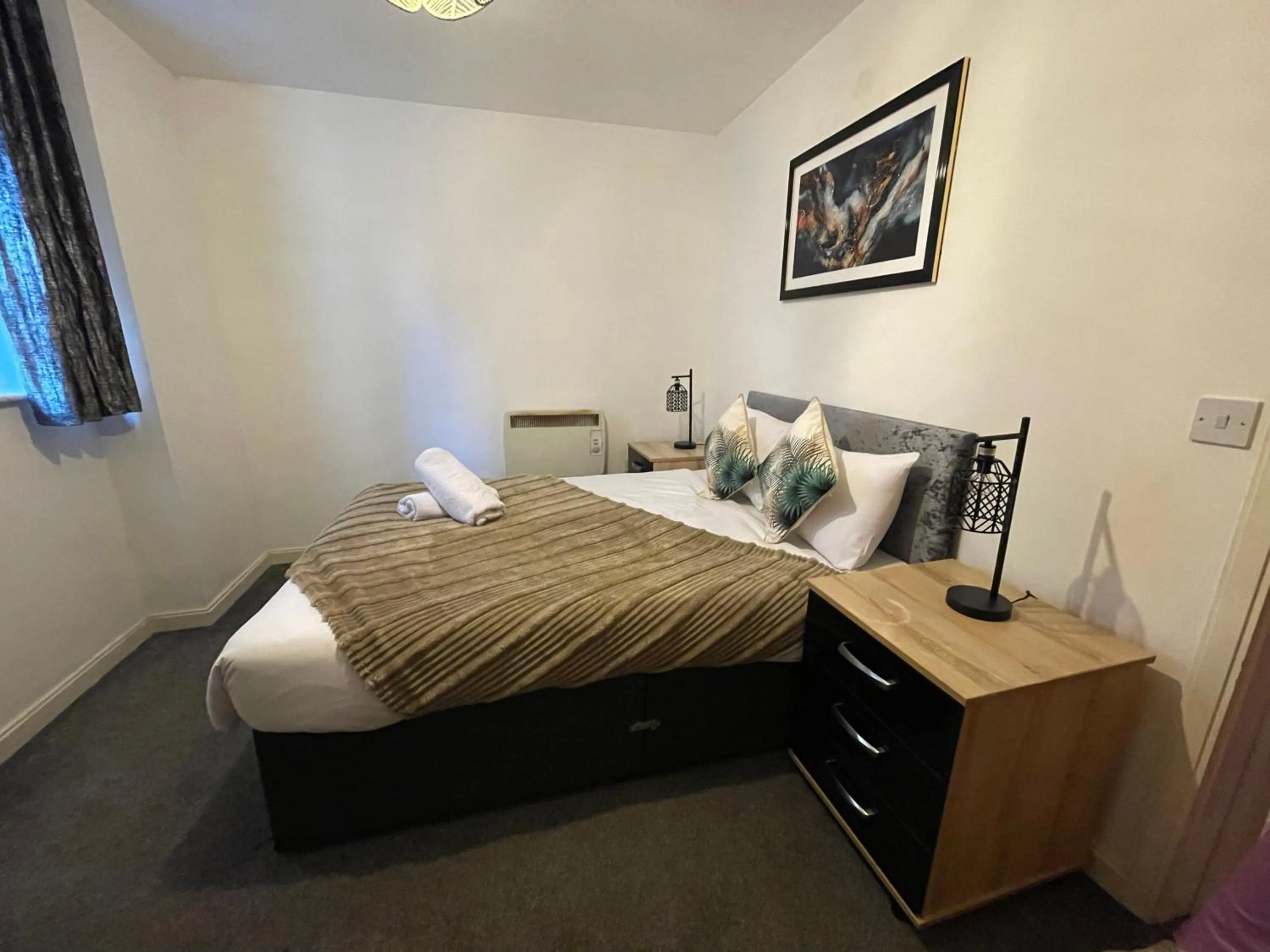 Bedroom, Bed in Empire Serviced Apartments