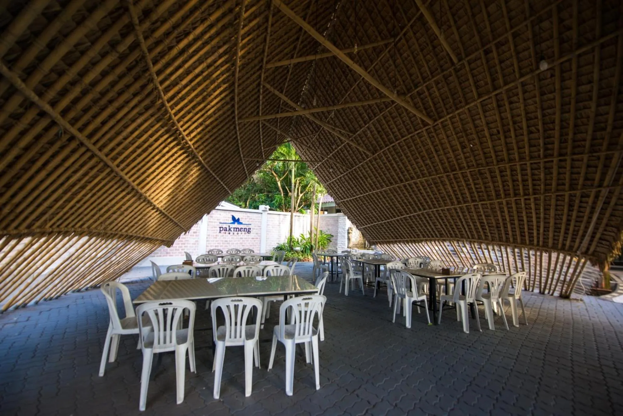 Restaurant/places to eat in Pakmeng Resort