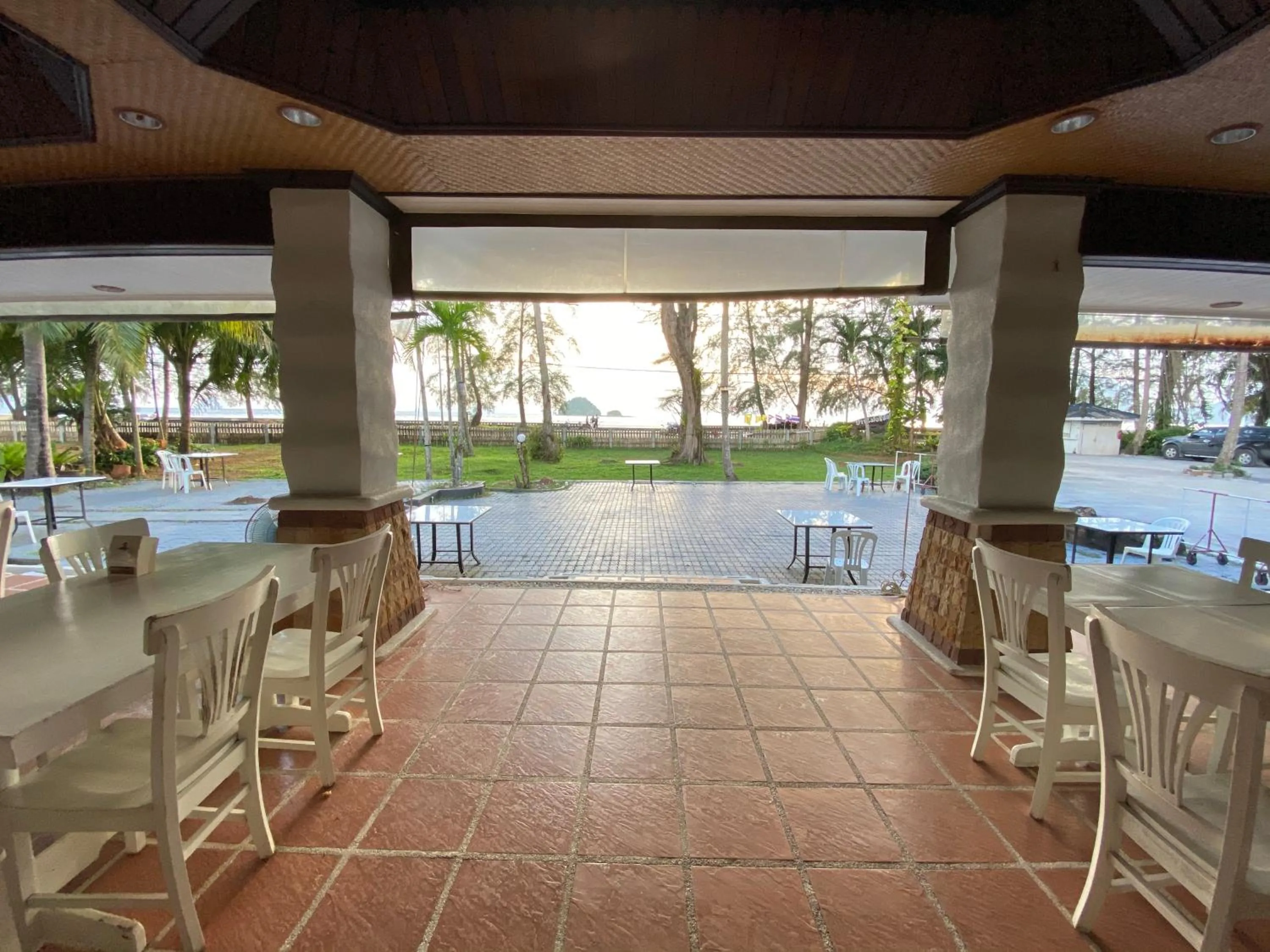 Restaurant/places to eat in Pakmeng Resort