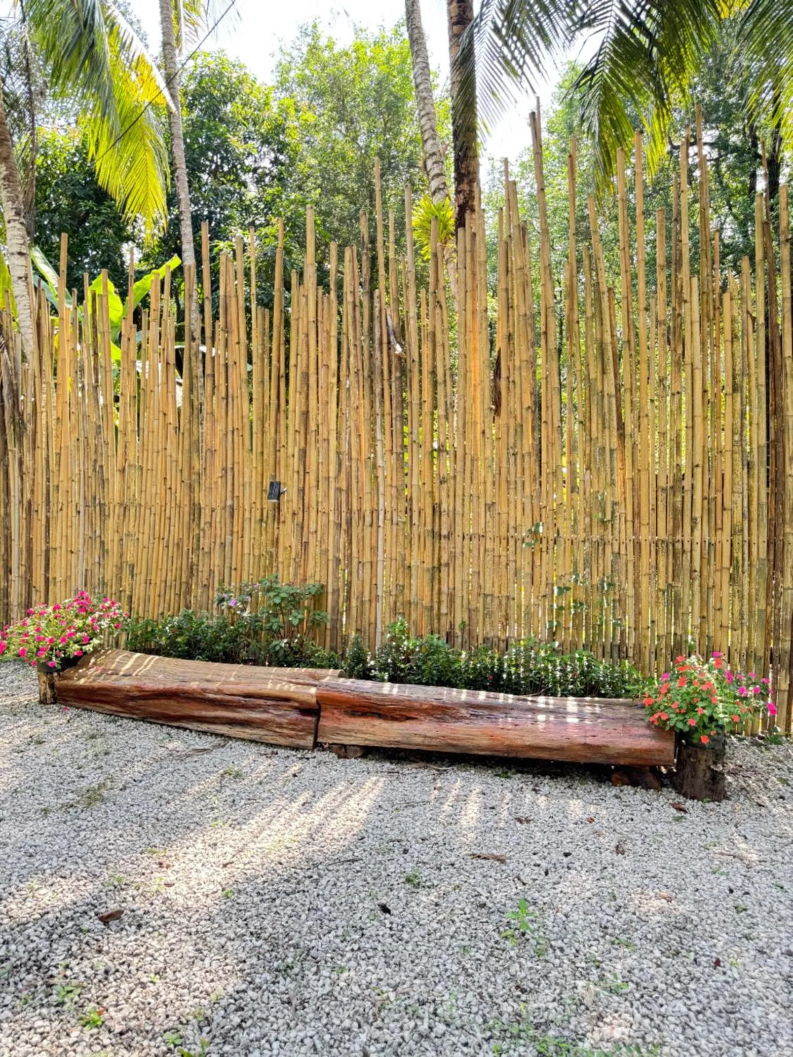 Area and facilities in Pakmeng Resort