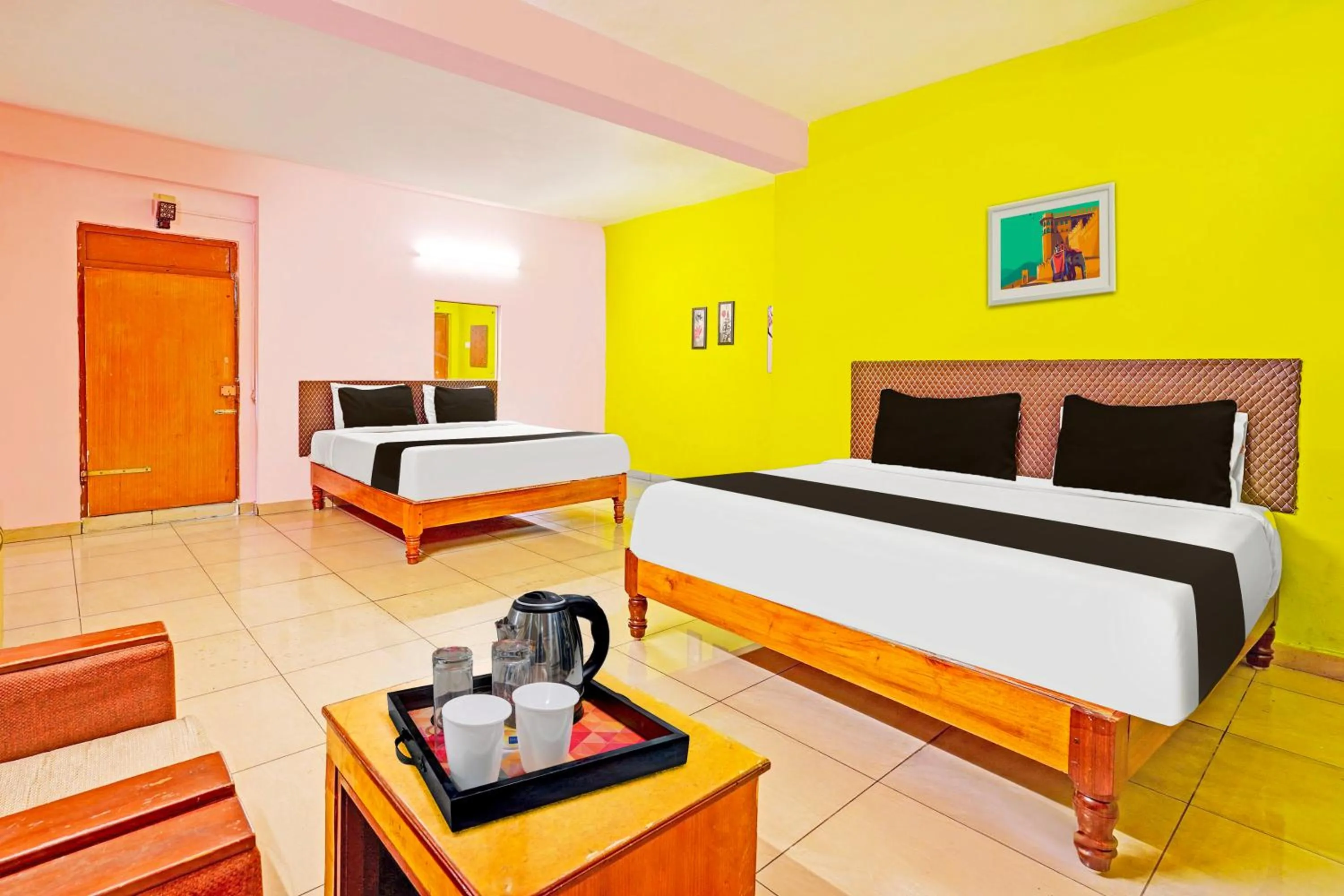 Bedroom, Bed in Super Hotel O Thavalakuppam Near Bus Stand