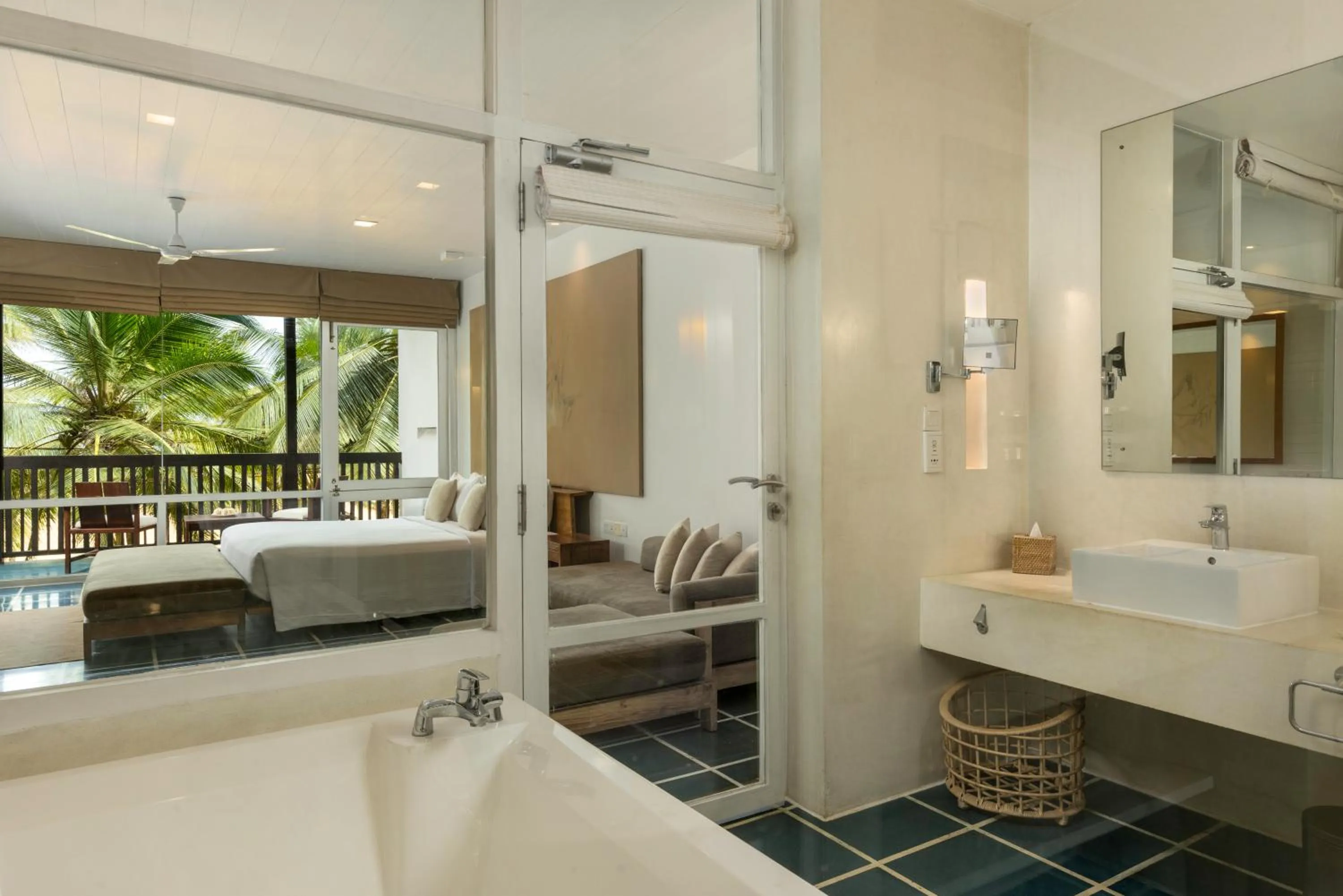 Bathroom, Bed in Jetwing Blue