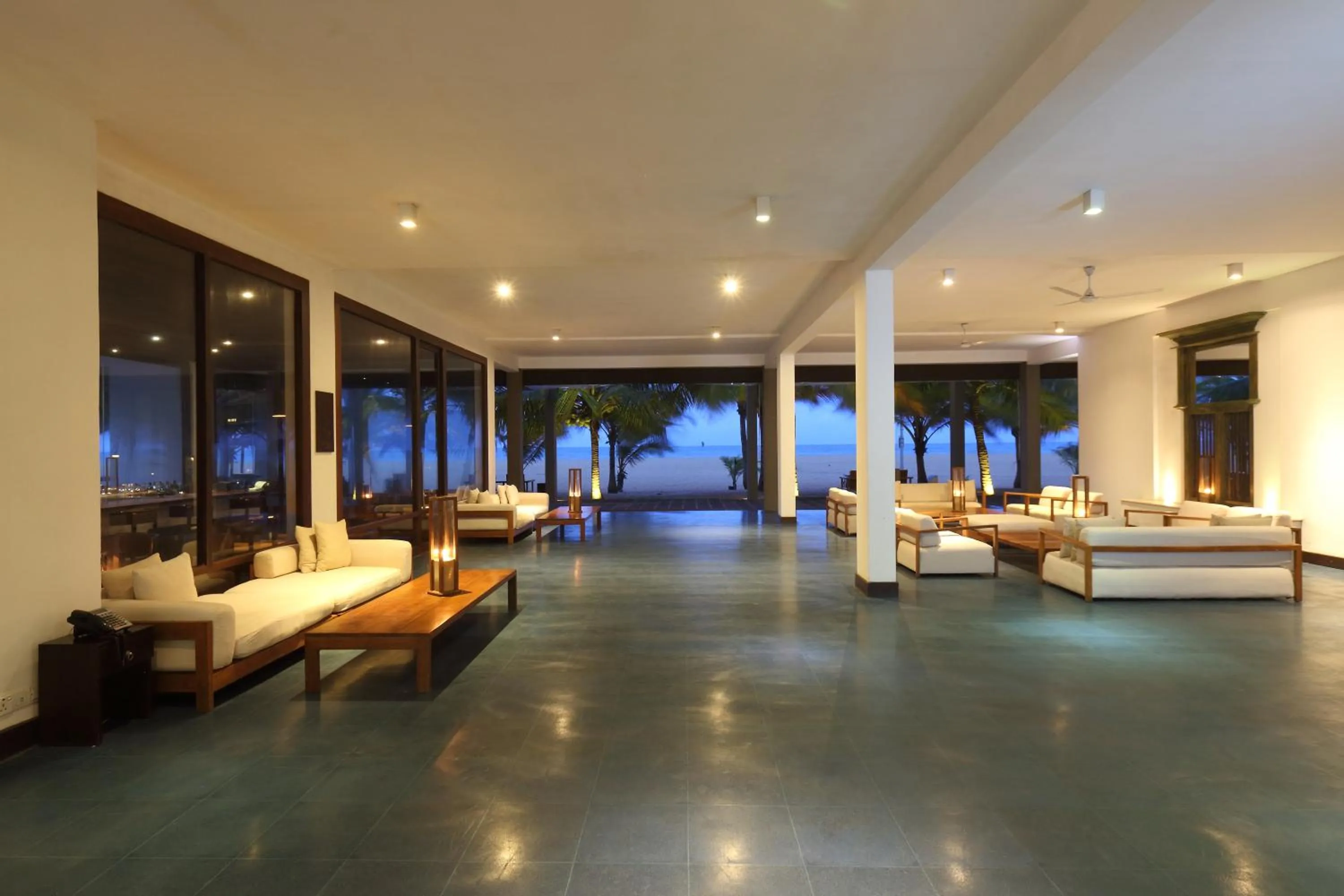 Lobby or reception, Bed in Jetwing Blue