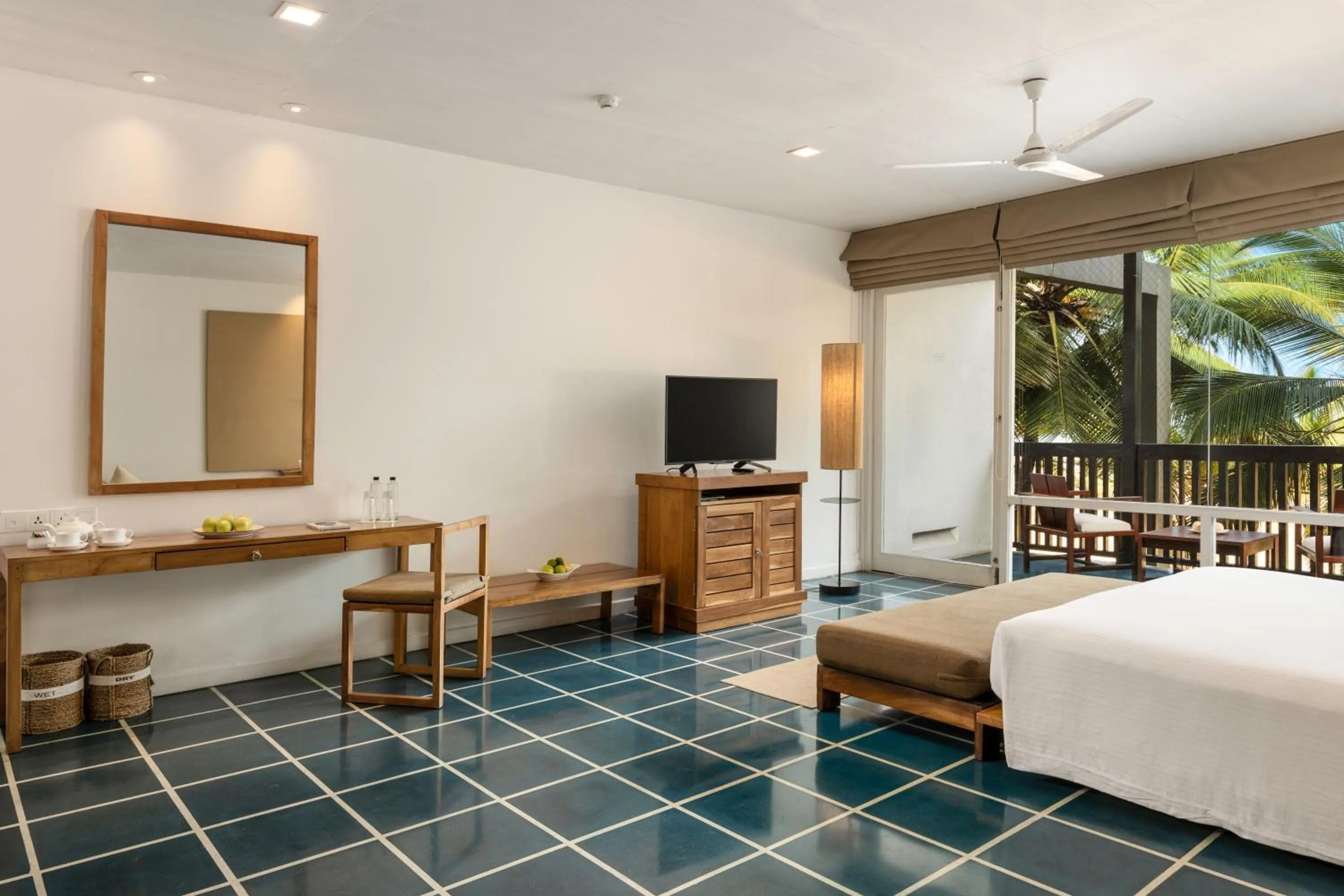 Bedroom, Bed in Jetwing Blue