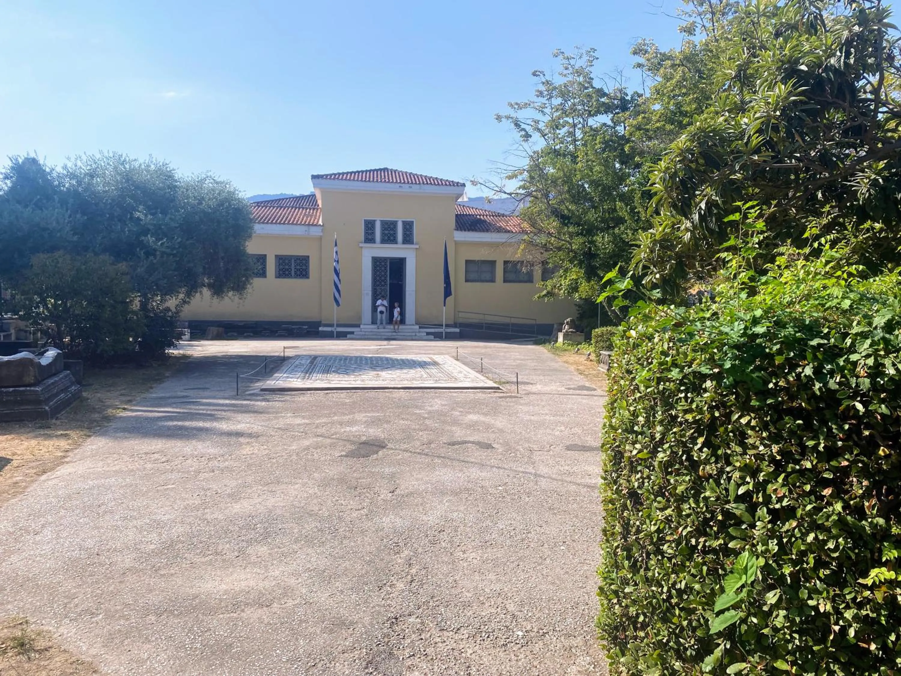 Area and facilities in Captain's Beach Apartments