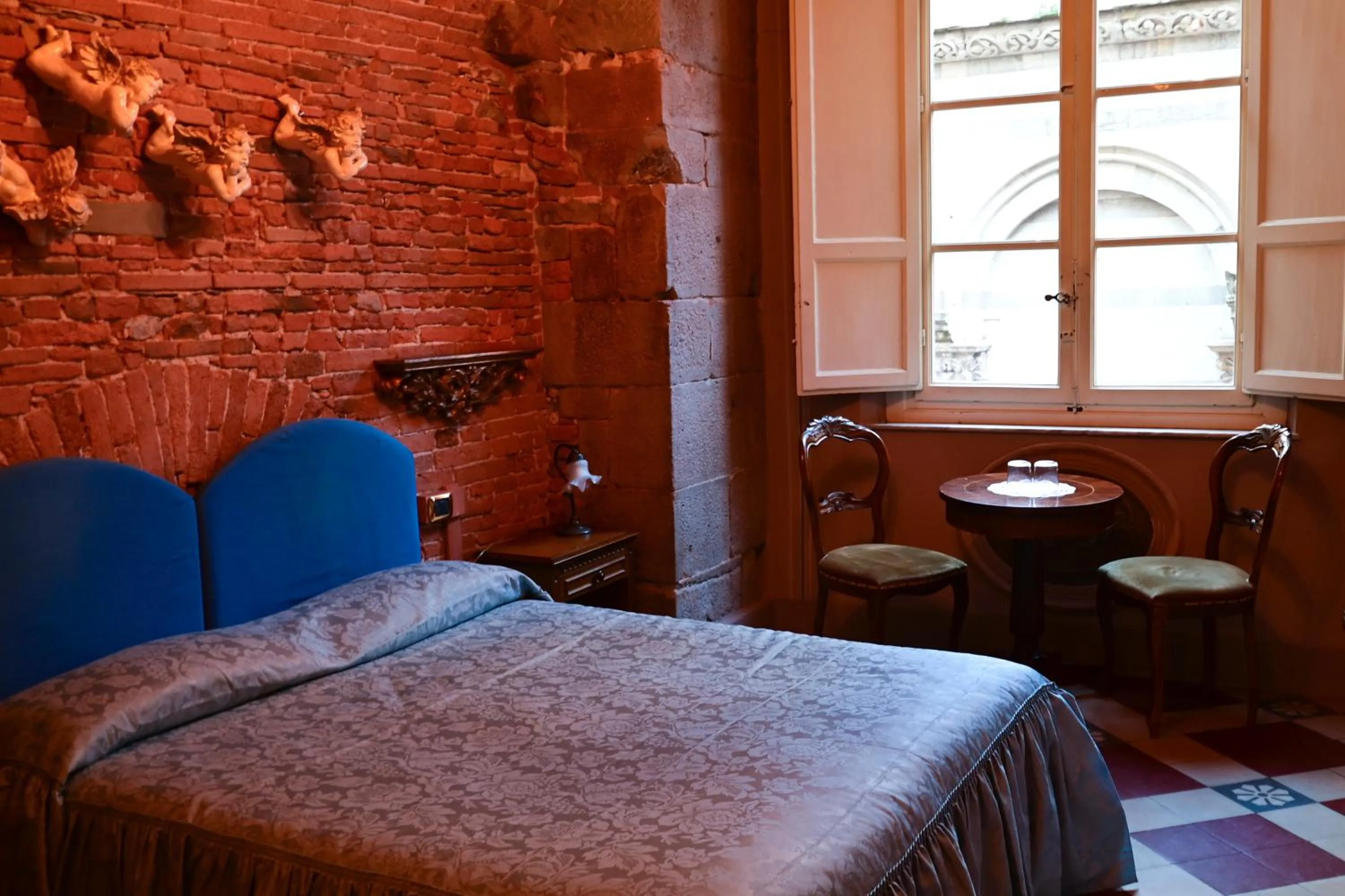 Bedroom, Bed in L'antica Bifore