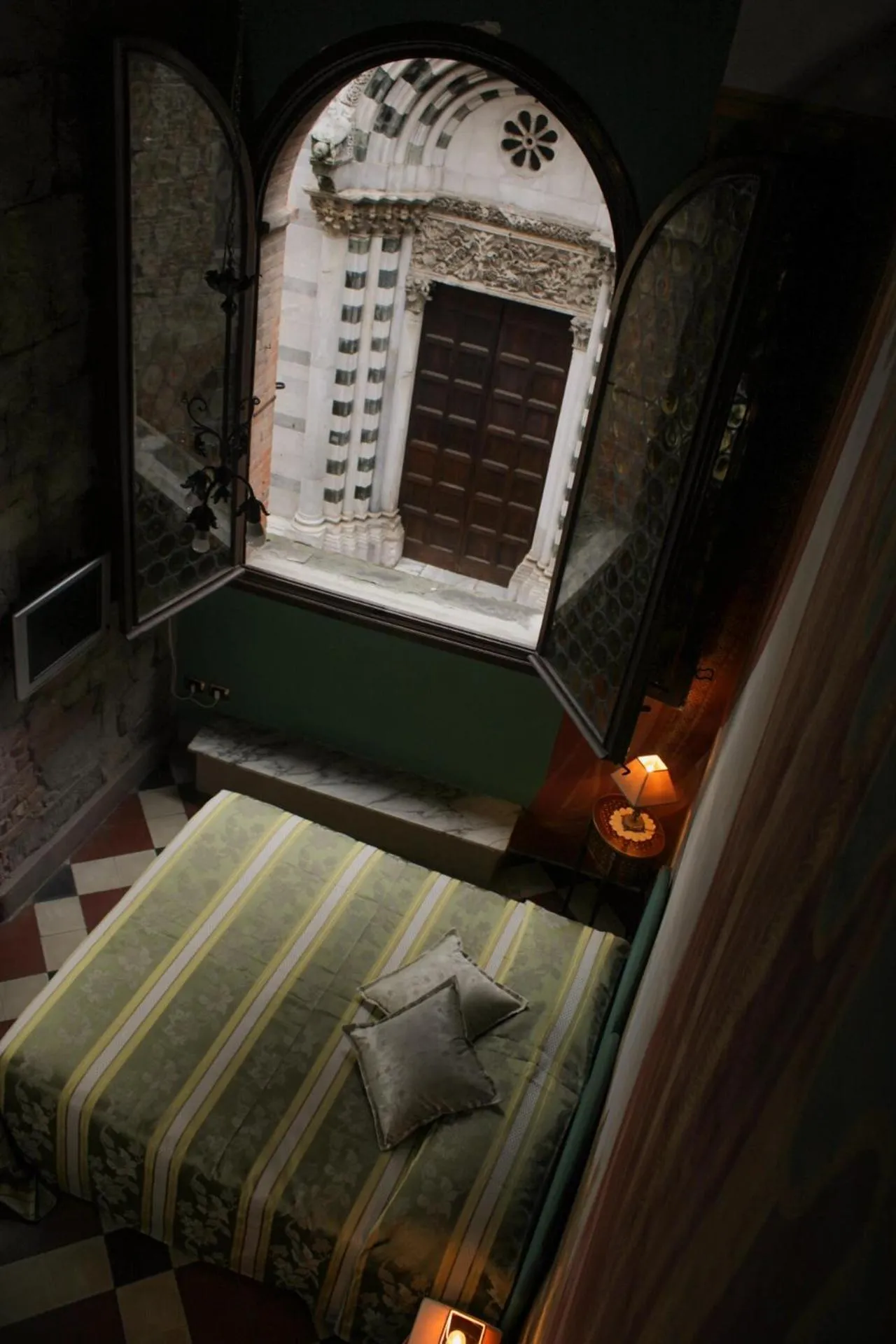 Bedroom, Bed in L'antica Bifore