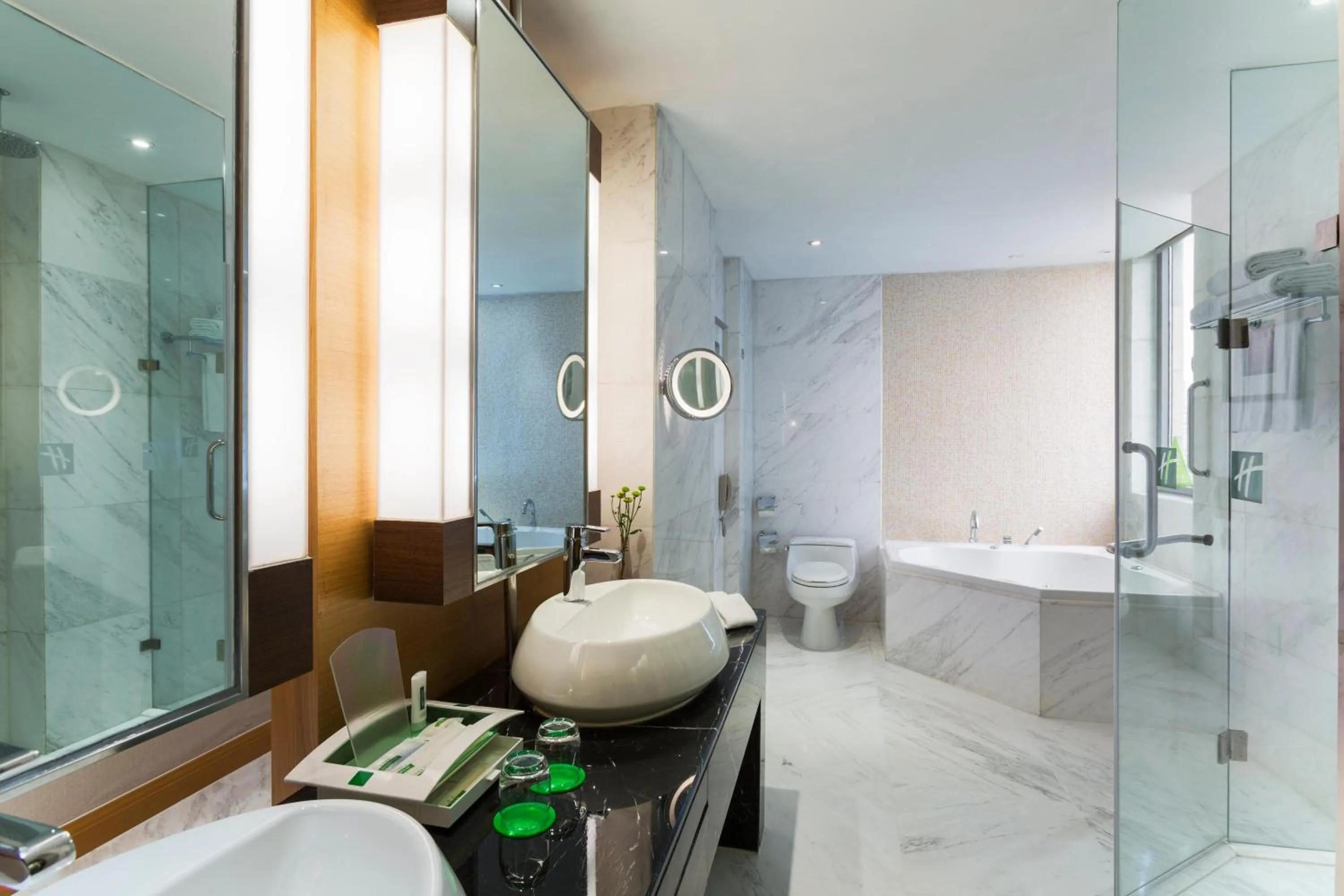 Photo of the whole room in Holiday Inn Nanjing Aqua City by IHG