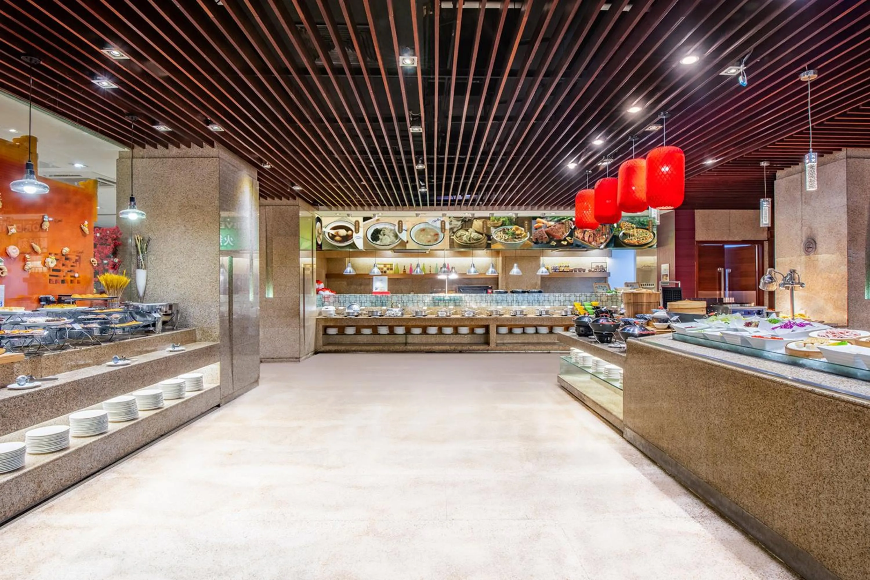 Restaurant/places to eat in Holiday Inn Nanjing Aqua City by IHG