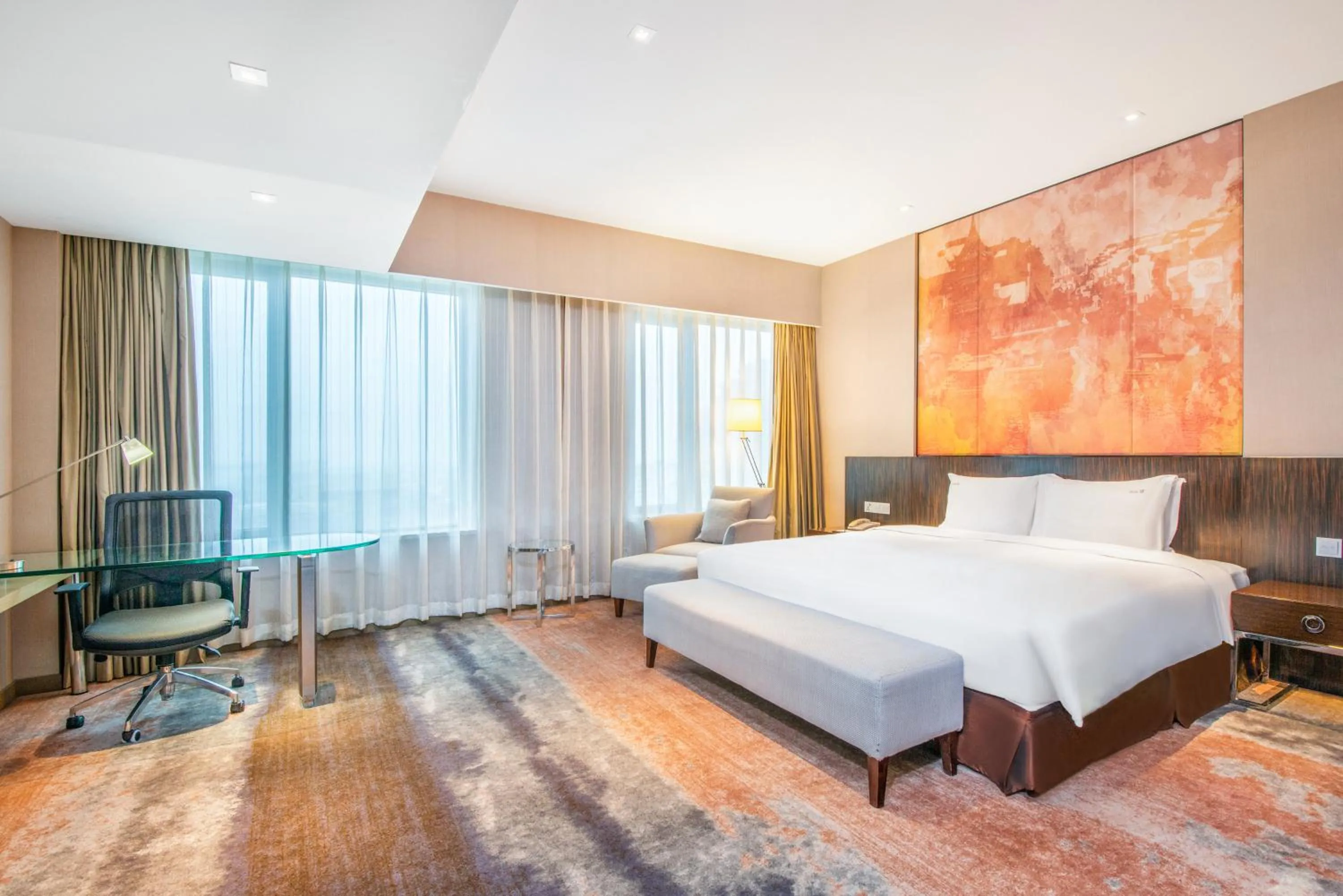 Photo of the whole room, Bed in Holiday Inn Nanjing Aqua City by IHG