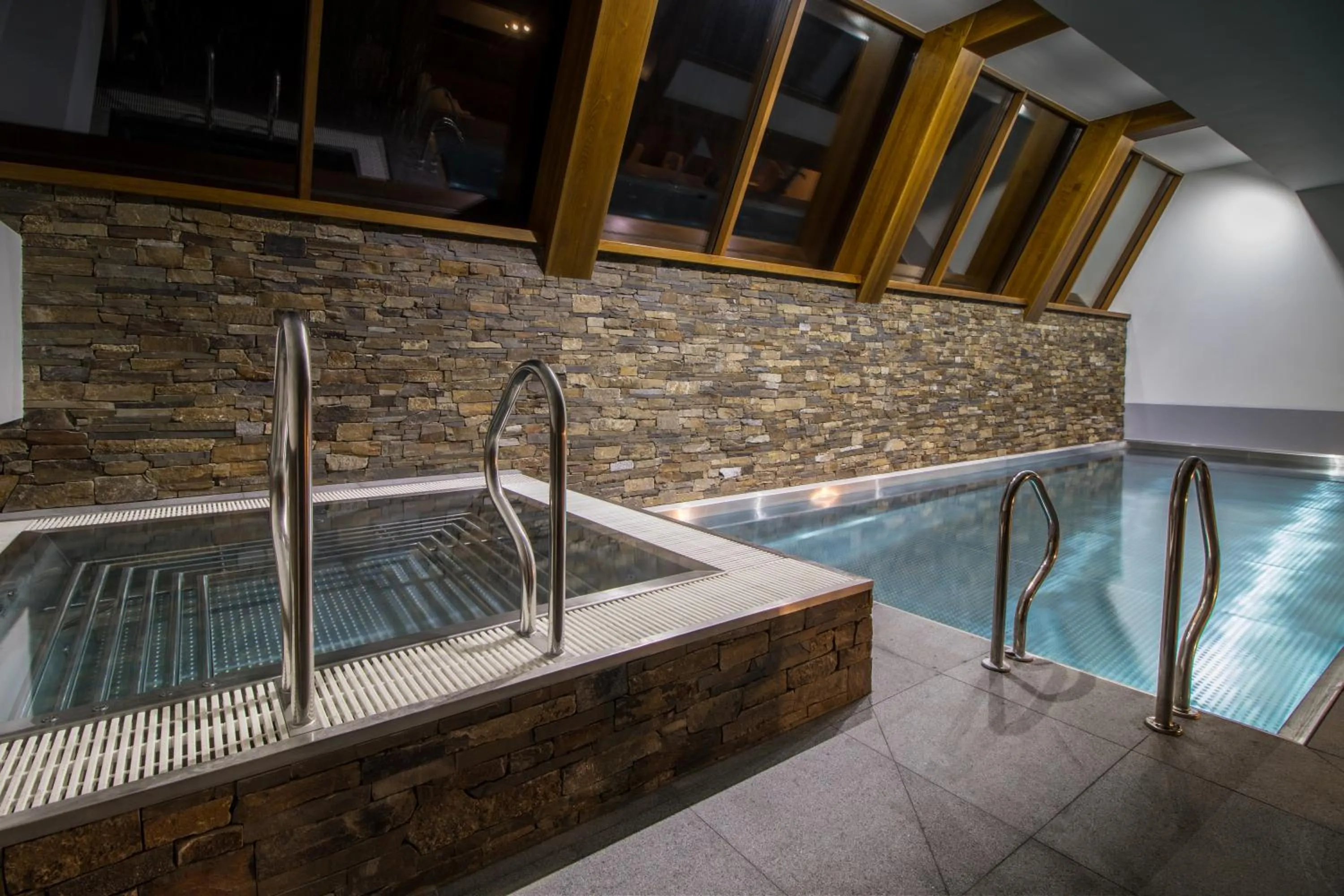 Swimming pool in Hotel Bystra