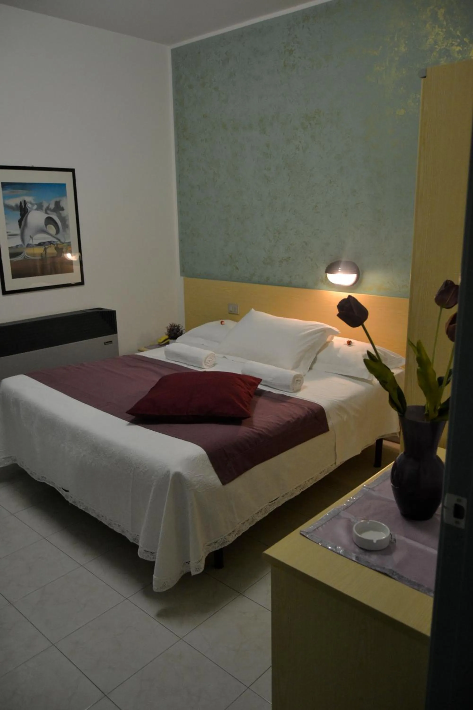 Restaurant/places to eat, Bed in Santoianni