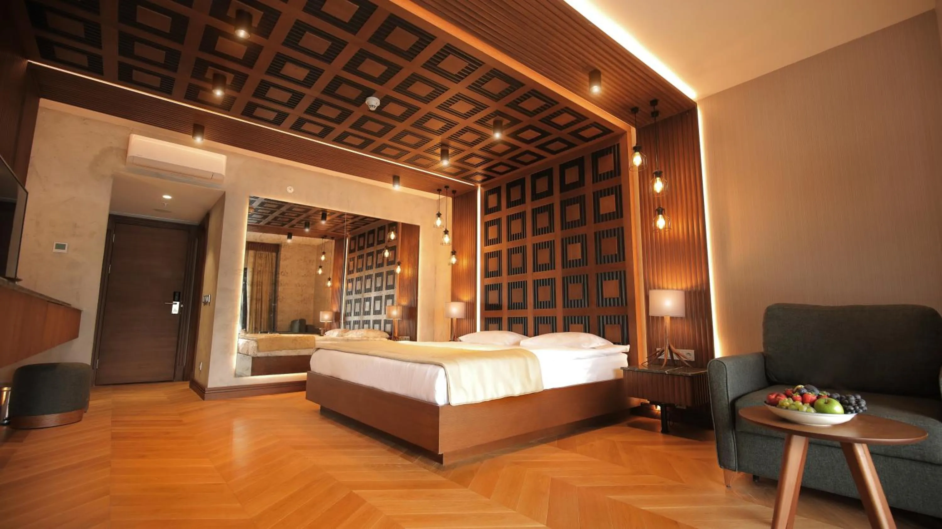 Spring, Bed in Abant Kosk Oteli