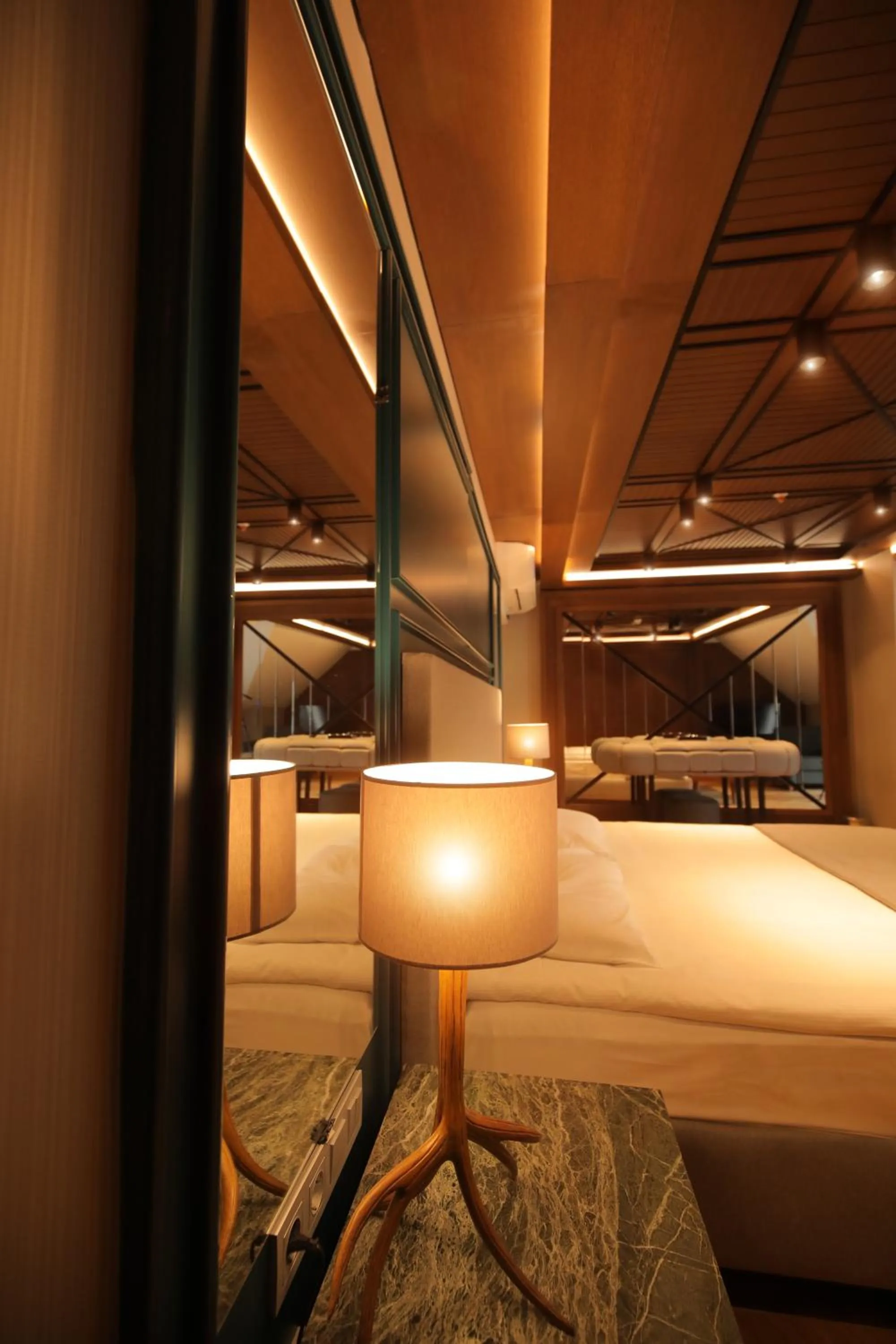 Spring, Bed in Abant Kosk Oteli