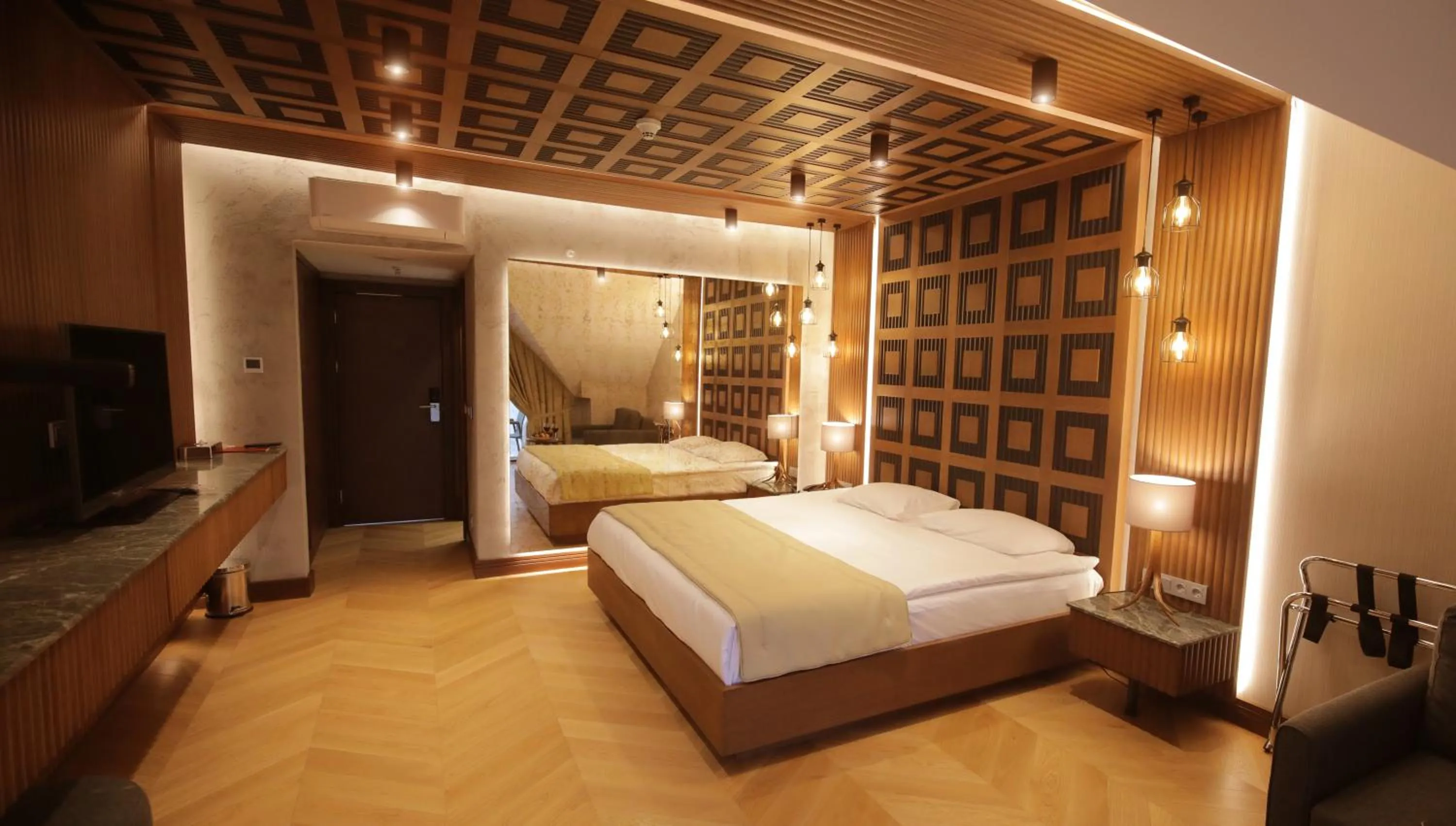 Spring, Bed in Abant Kosk Oteli