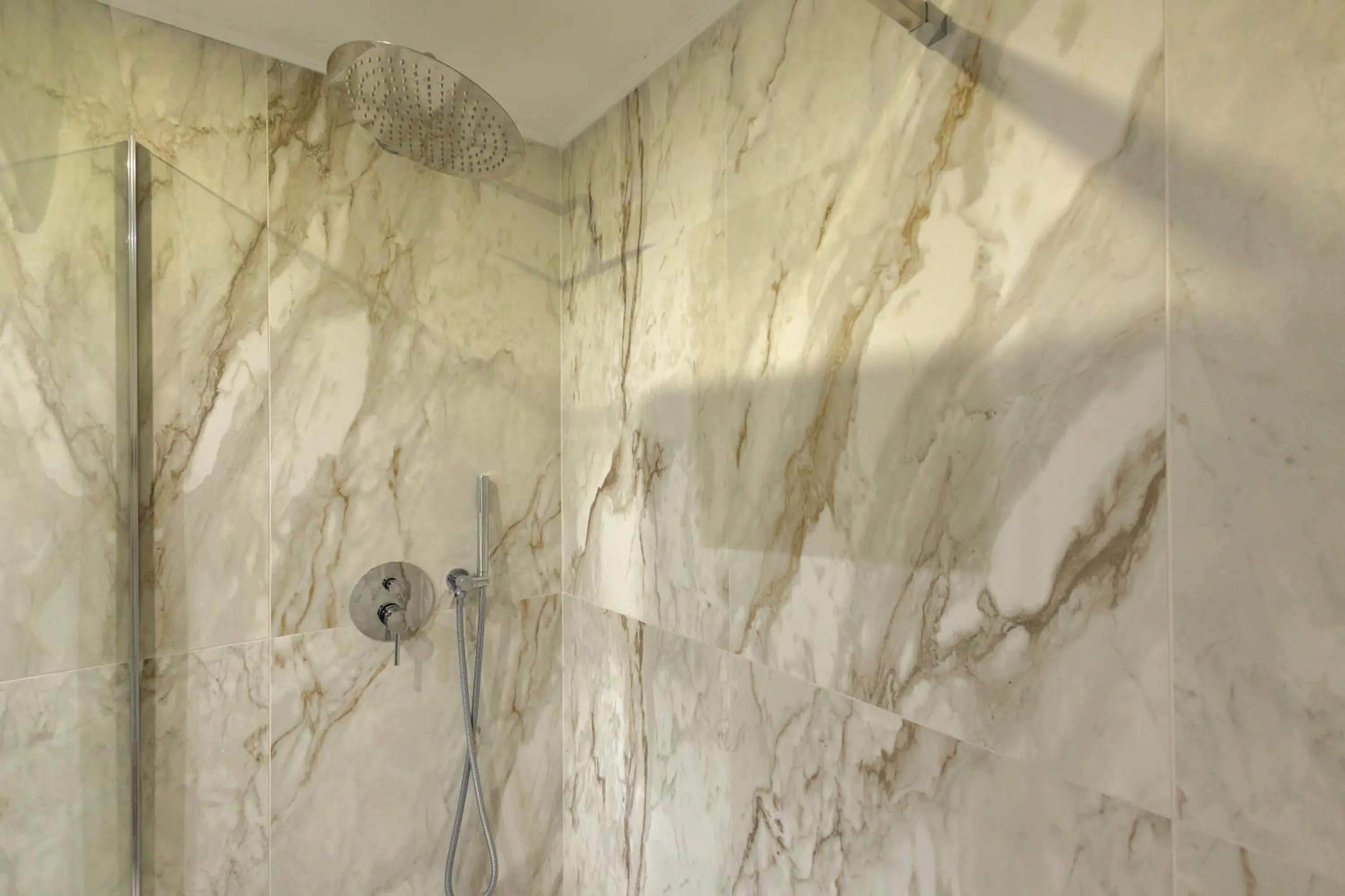 Shower in Grand Hotel Sole