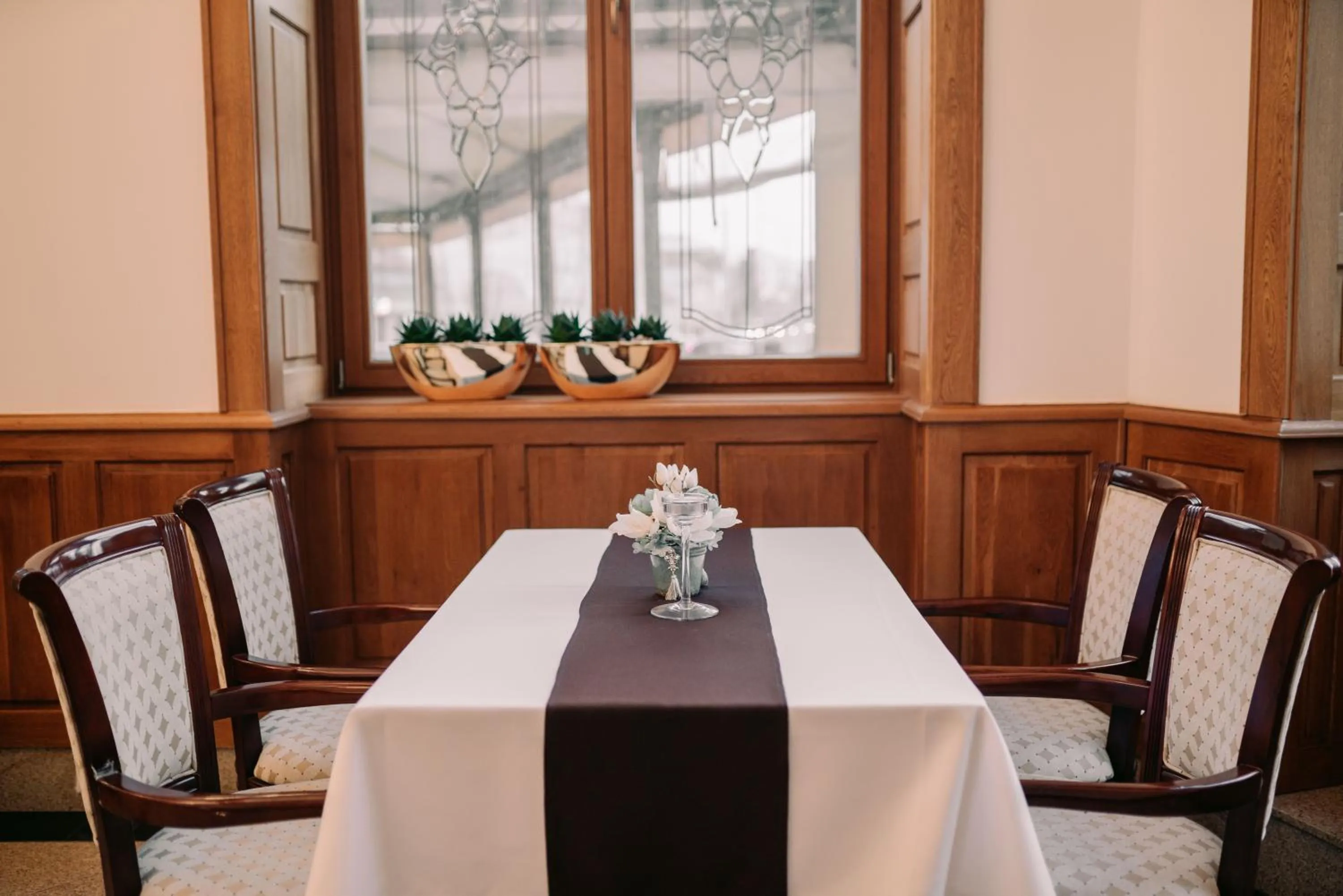 Restaurant/places to eat in Grand Hotel Sole