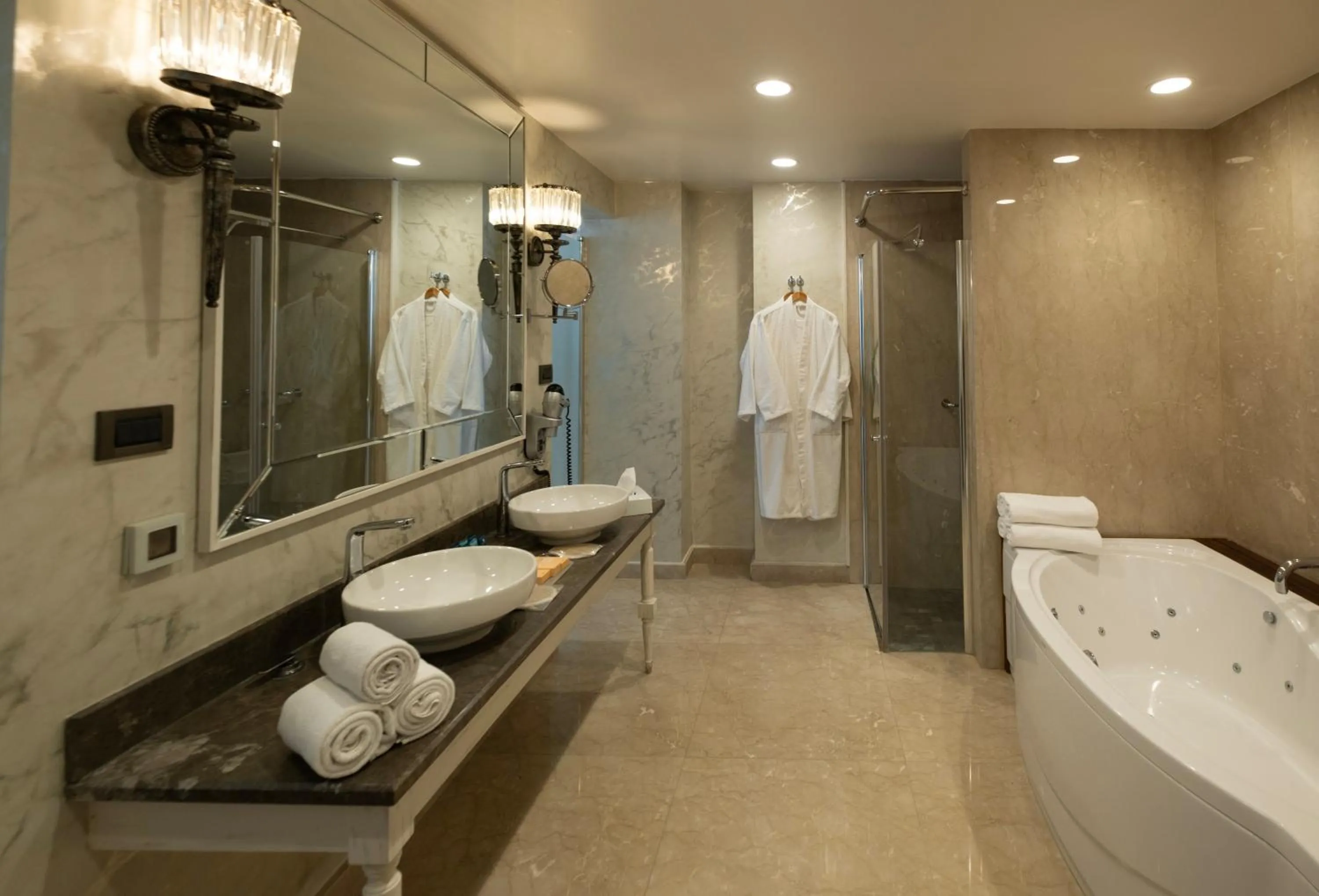 Bathroom in Ramada Plaza by Wyndham Mardin