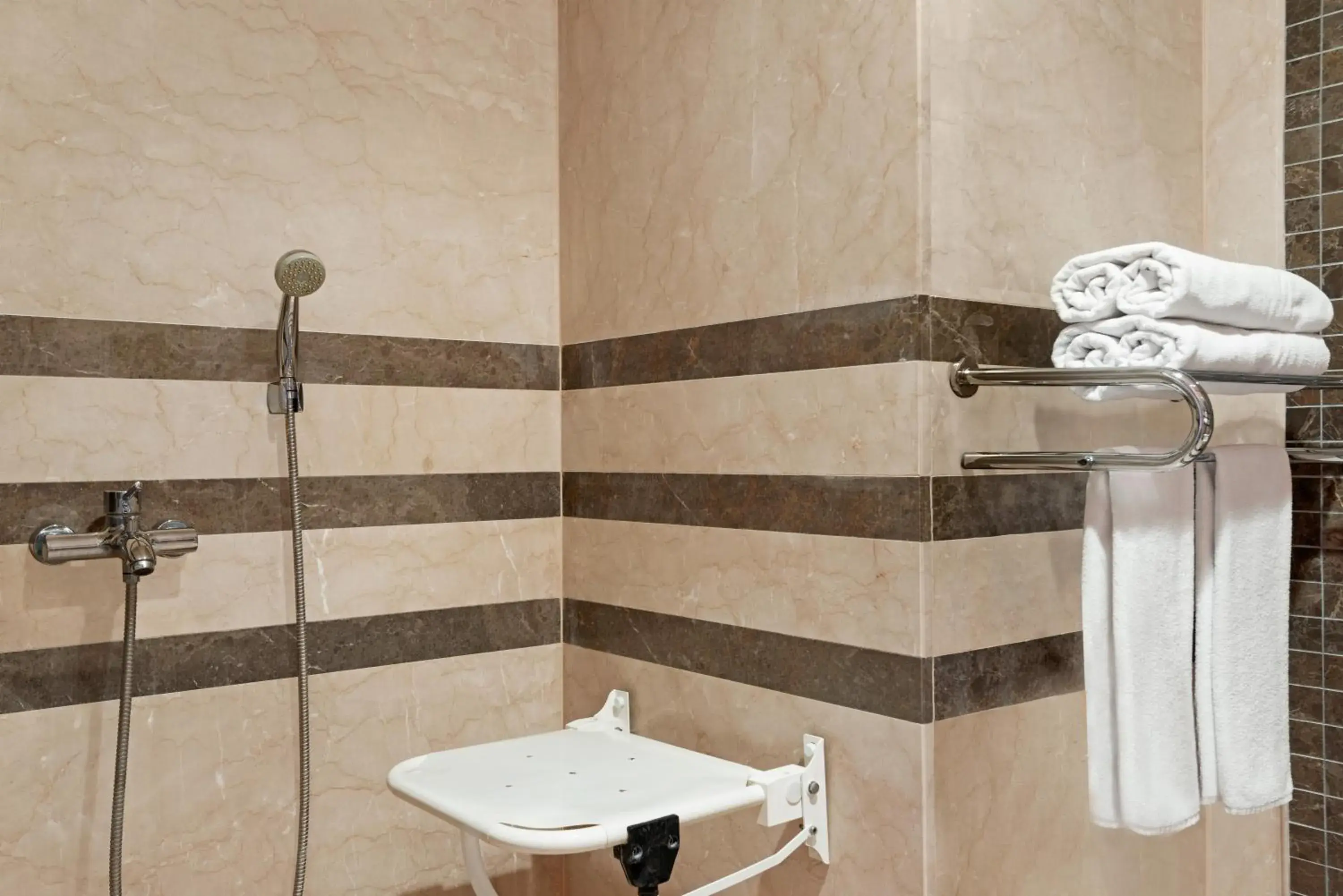 King Room with Roll-In Shower - Mobility/Hearing Accessible in Ramada Plaza by Wyndham Mardin King Room with Roll-In Shower - Mobility/Hearing Accessible in Ramada Plaza by Wyndham Mardin