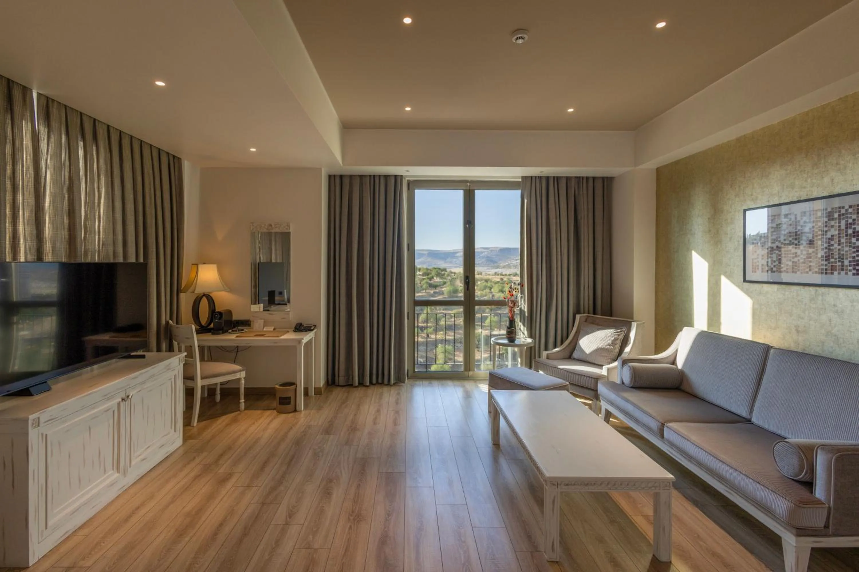 Photo of the whole room in Ramada Plaza by Wyndham Mardin