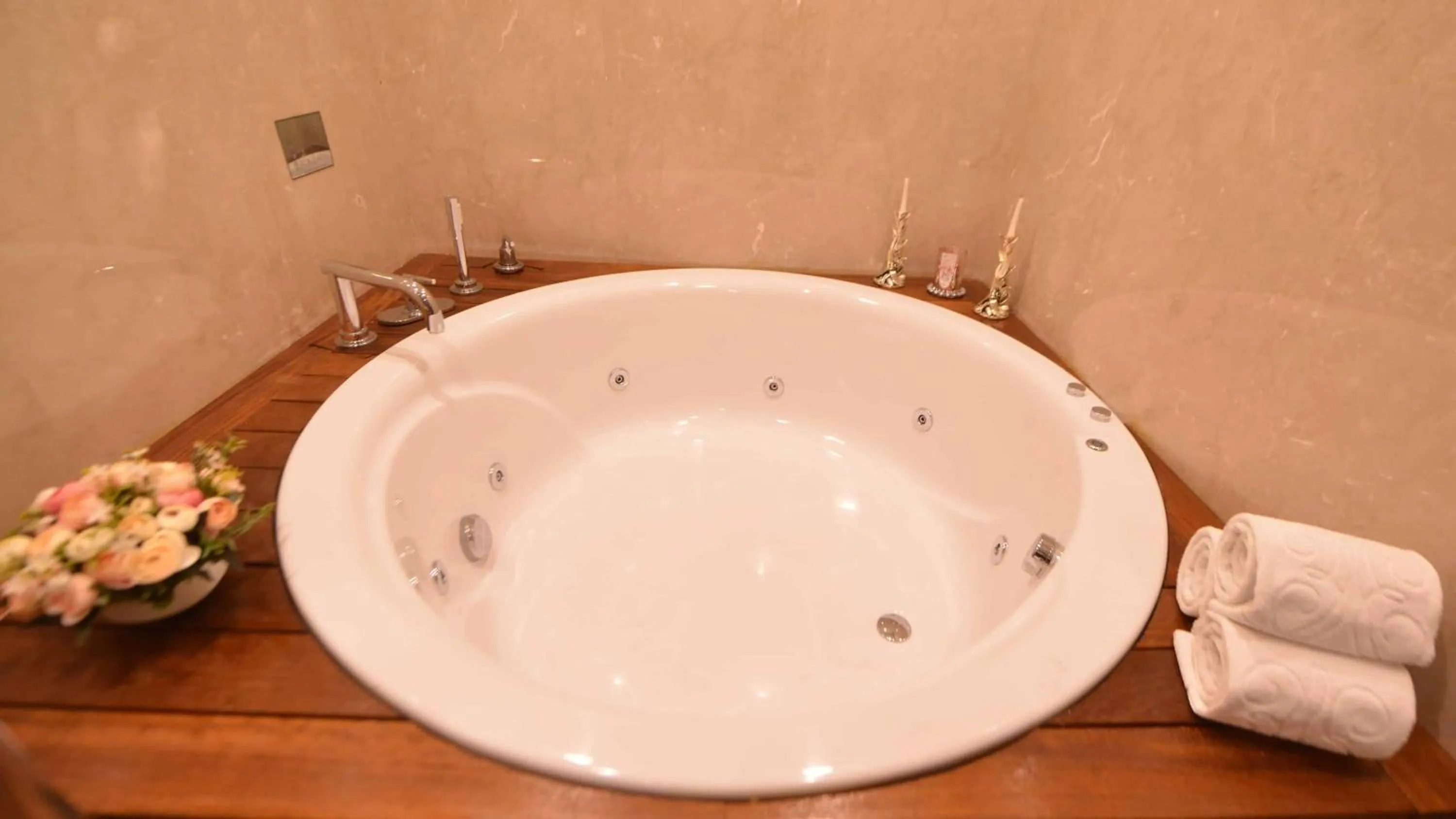 Bathroom in Ramada Plaza by Wyndham Mardin