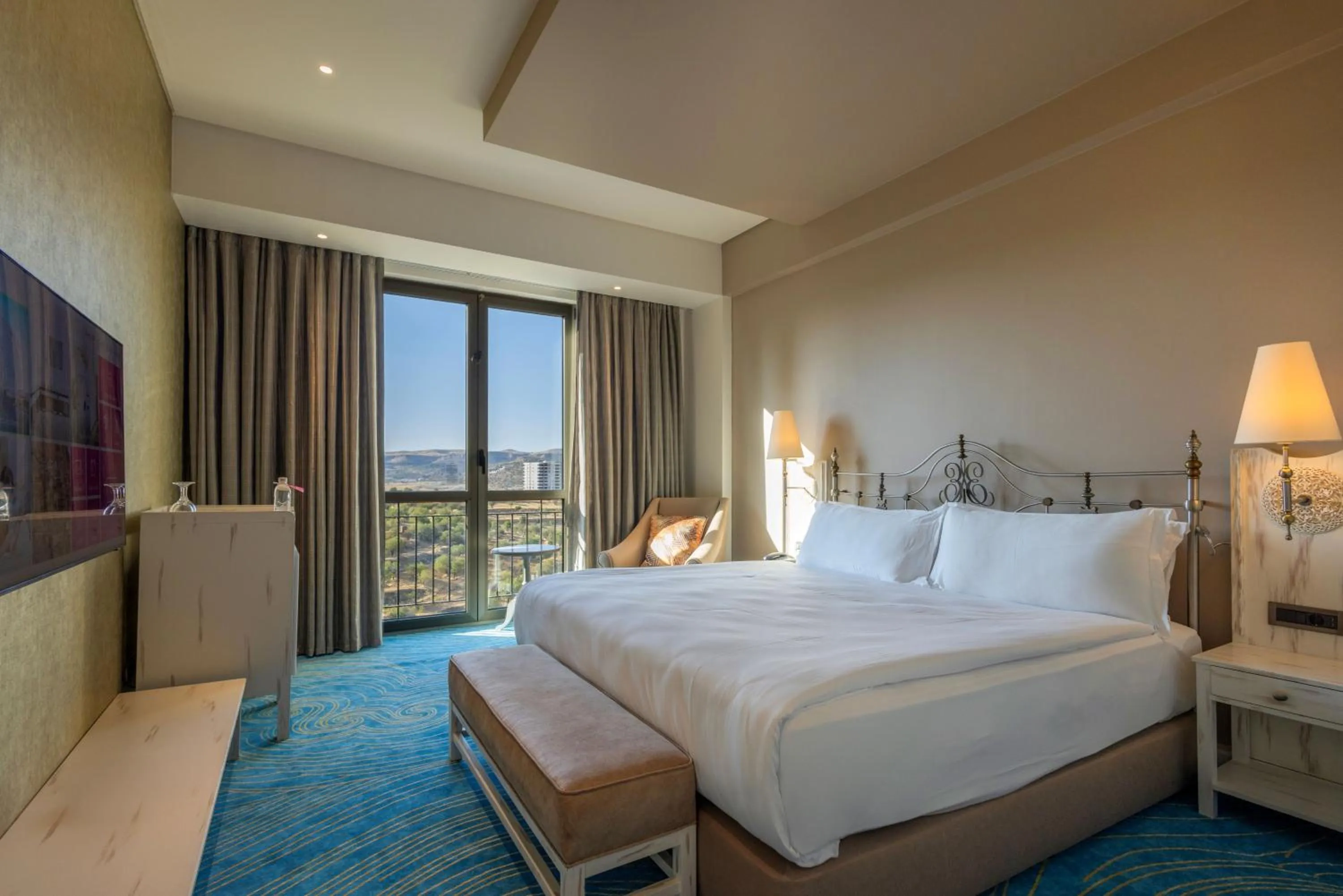 Bedroom, Bed in Ramada Plaza by Wyndham Mardin