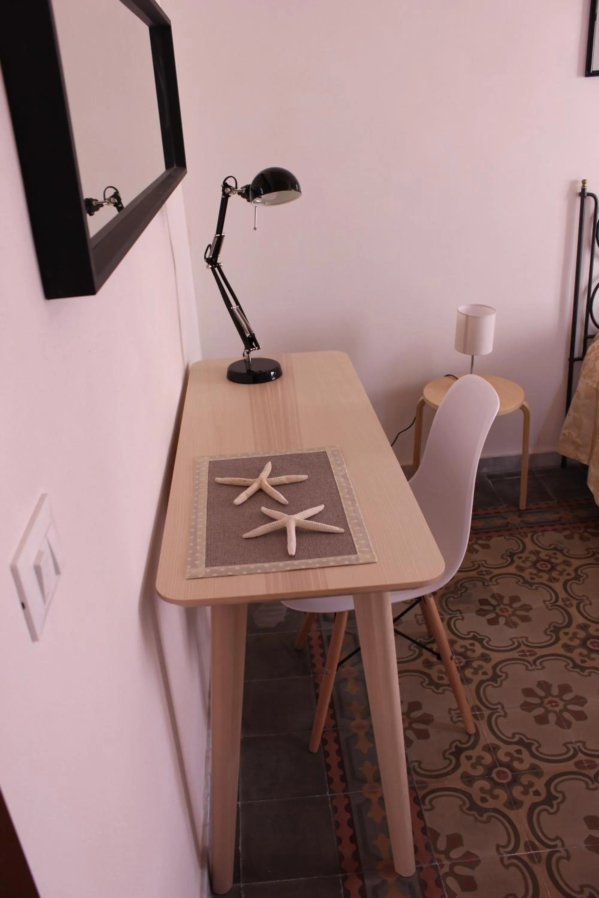 hair dresser in Apartment Trapani's heart