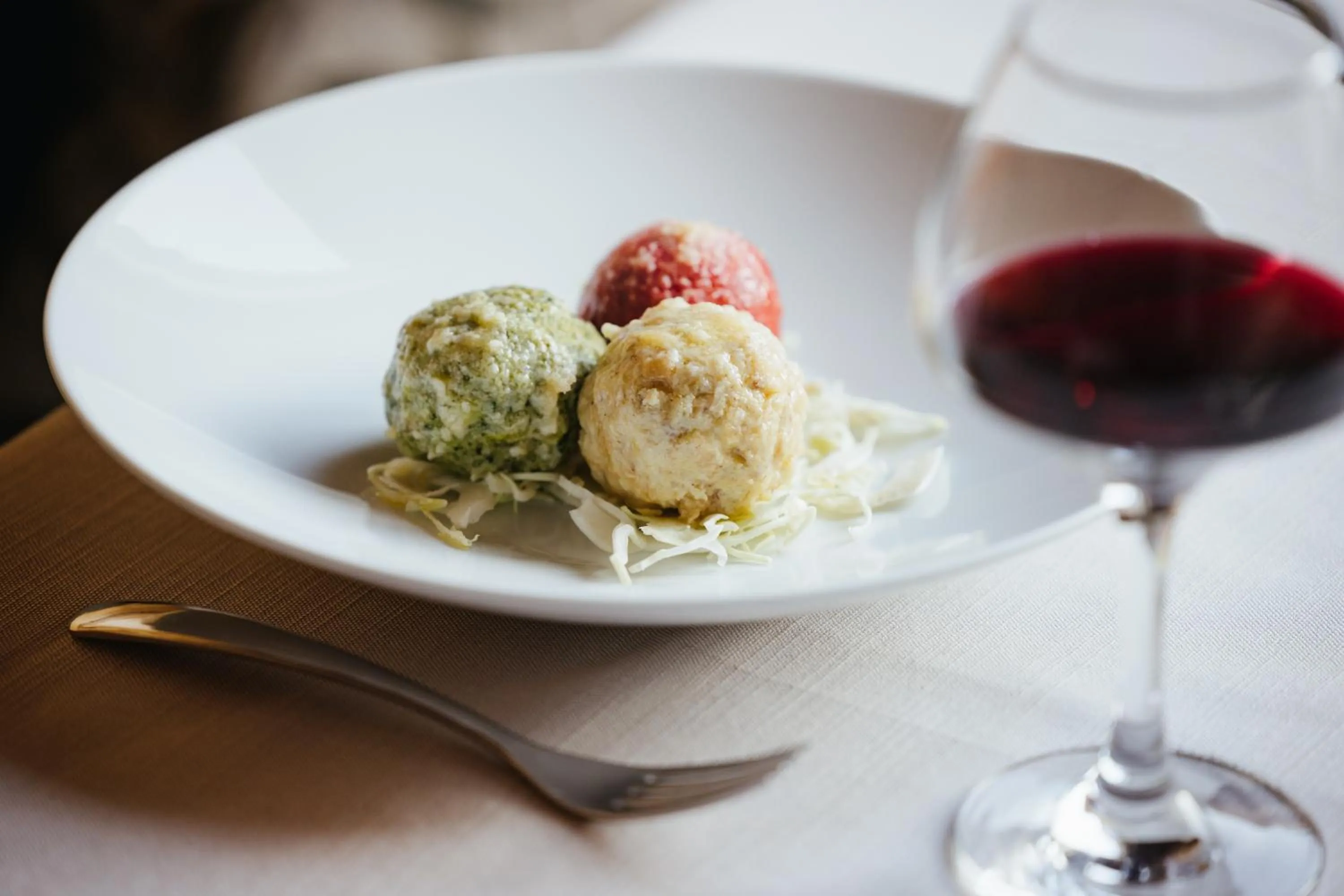 Restaurant/places to eat in Hotel Pradat