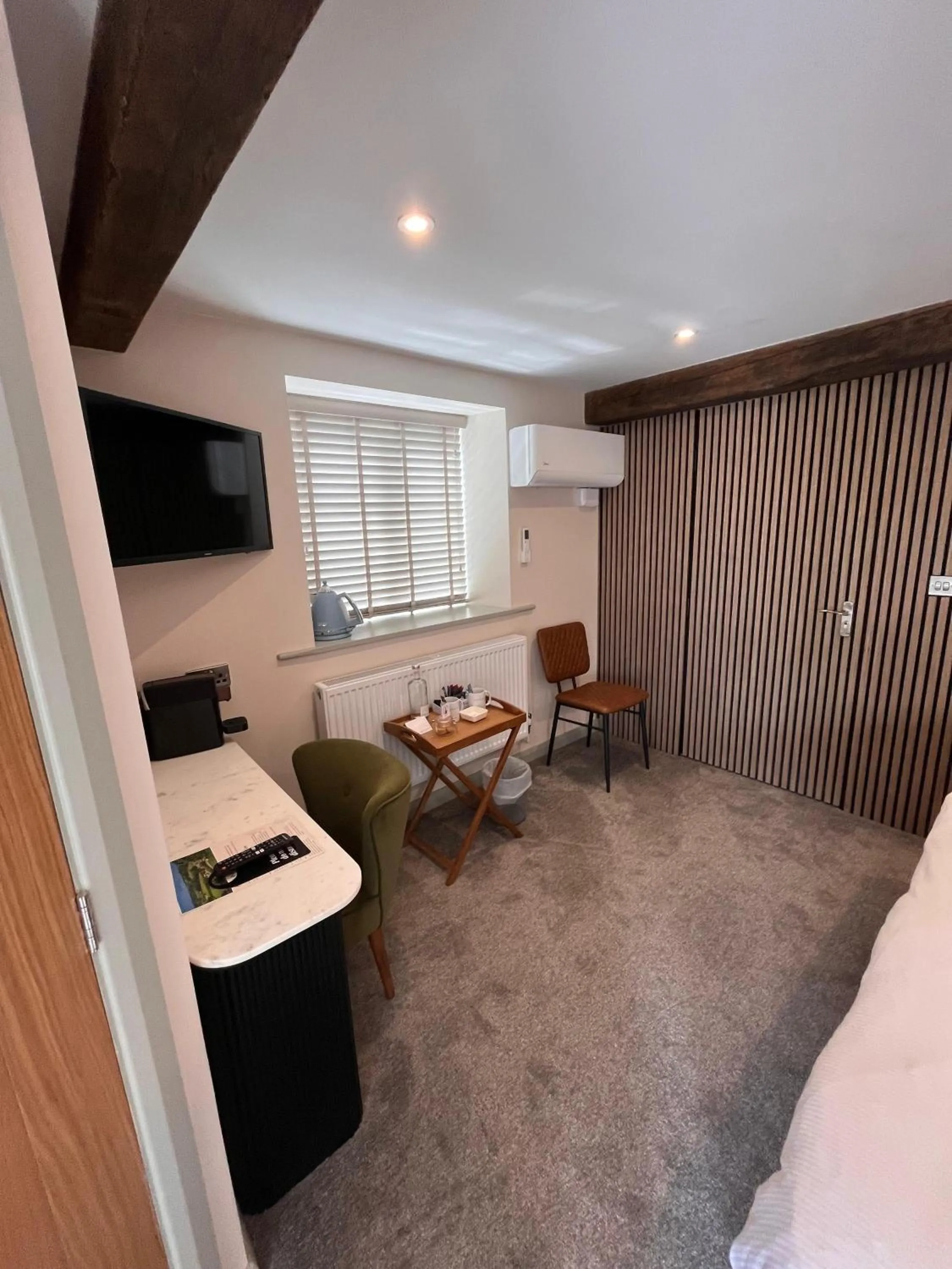 Bedroom, Bed in Number Four at Stow