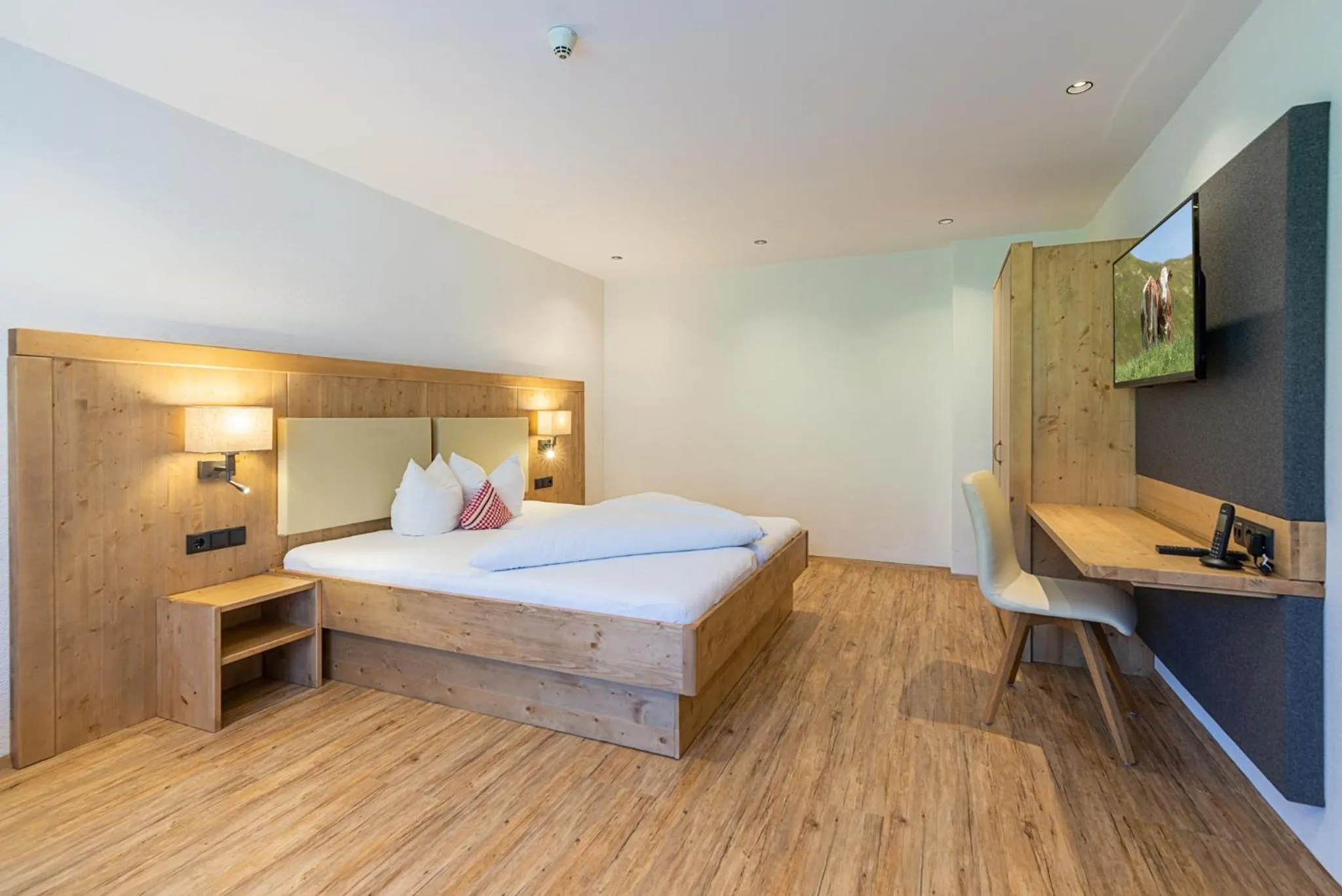 Bedroom, Bed in Hotel Garni Romantik