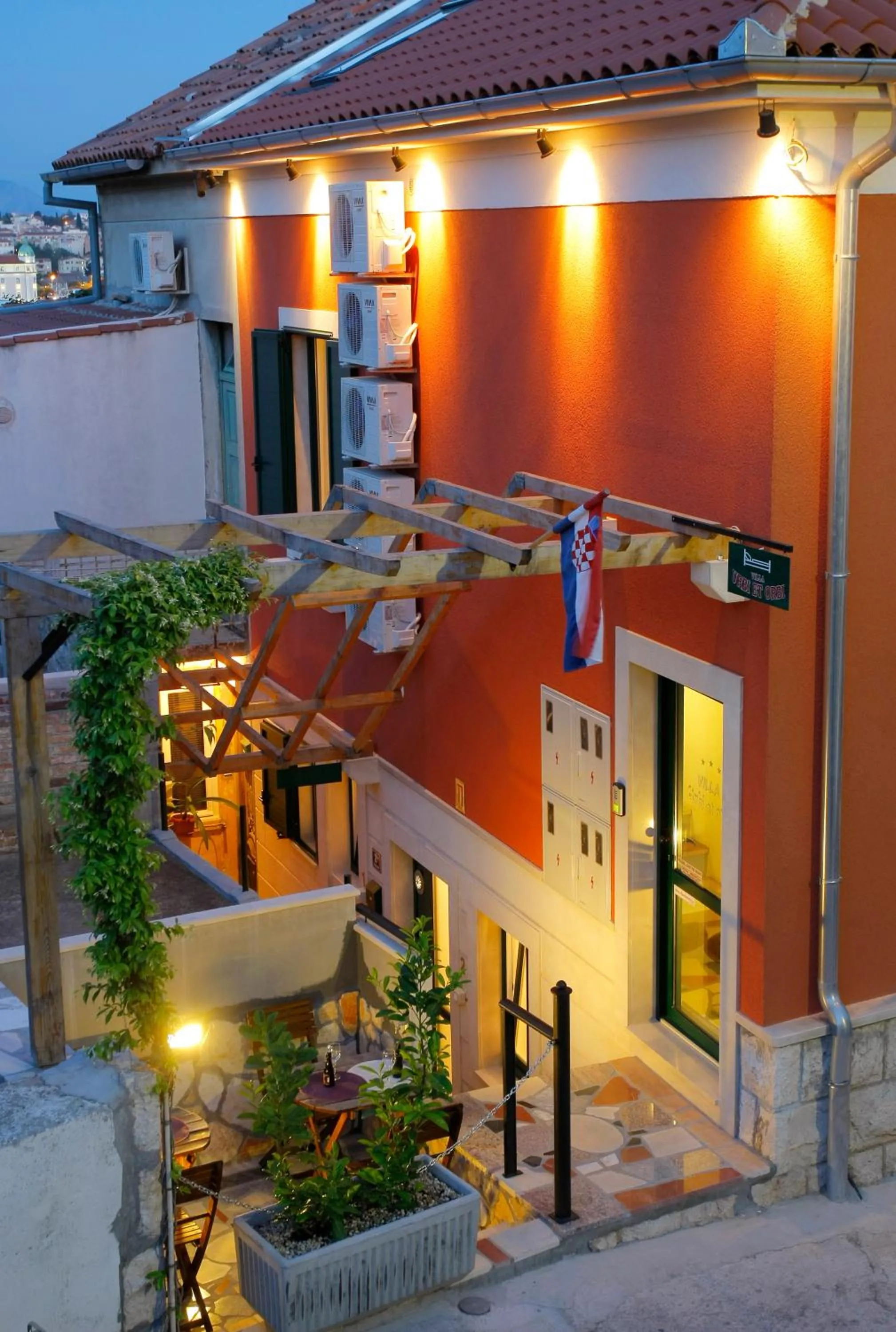 Facade/entrance in Villa Urbi et Orbi