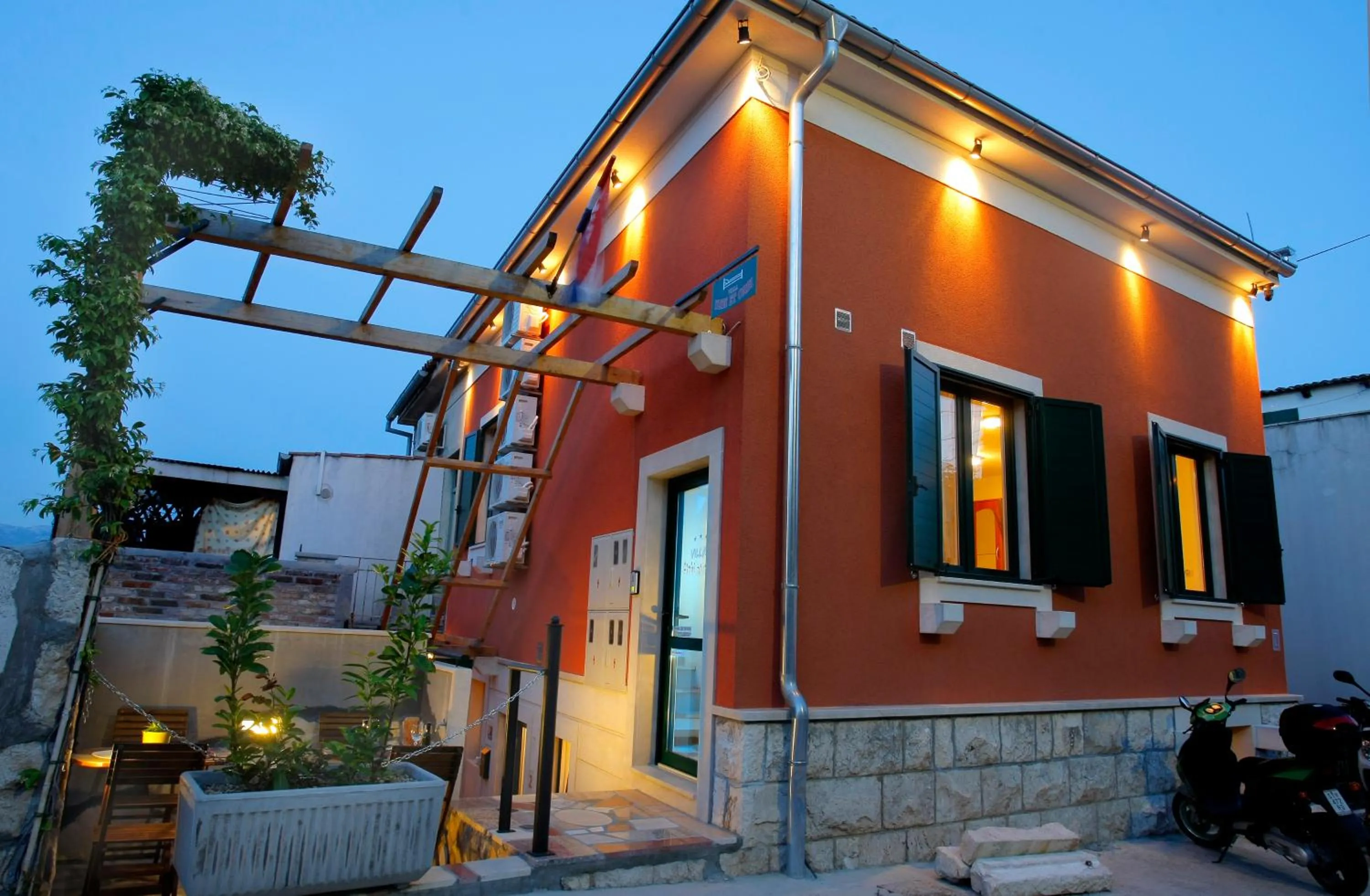Facade/entrance in Villa Urbi et Orbi