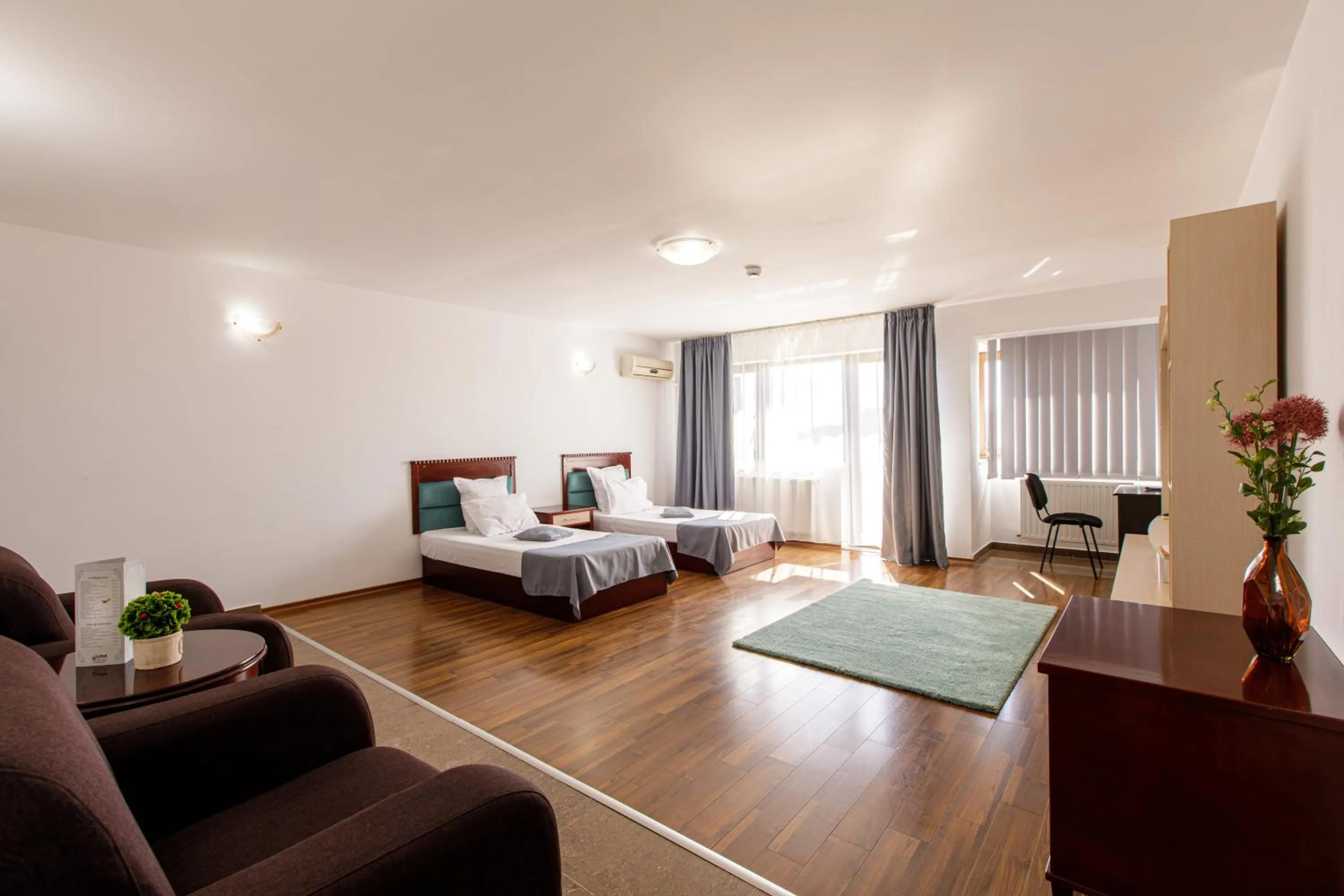 Living room, Bed in Lira Pacific Aparthotel