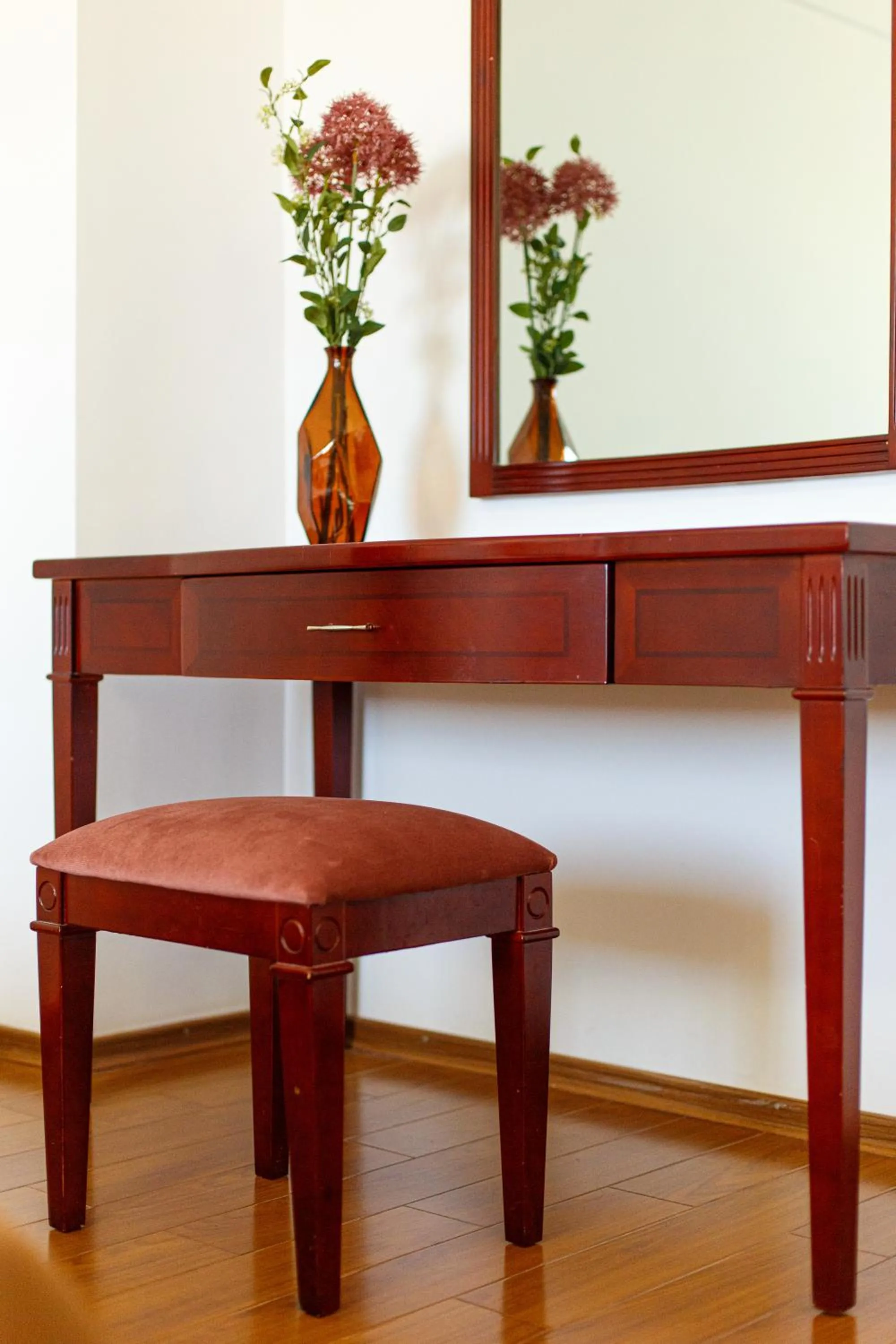 Decorative detail in Lira Pacific Aparthotel