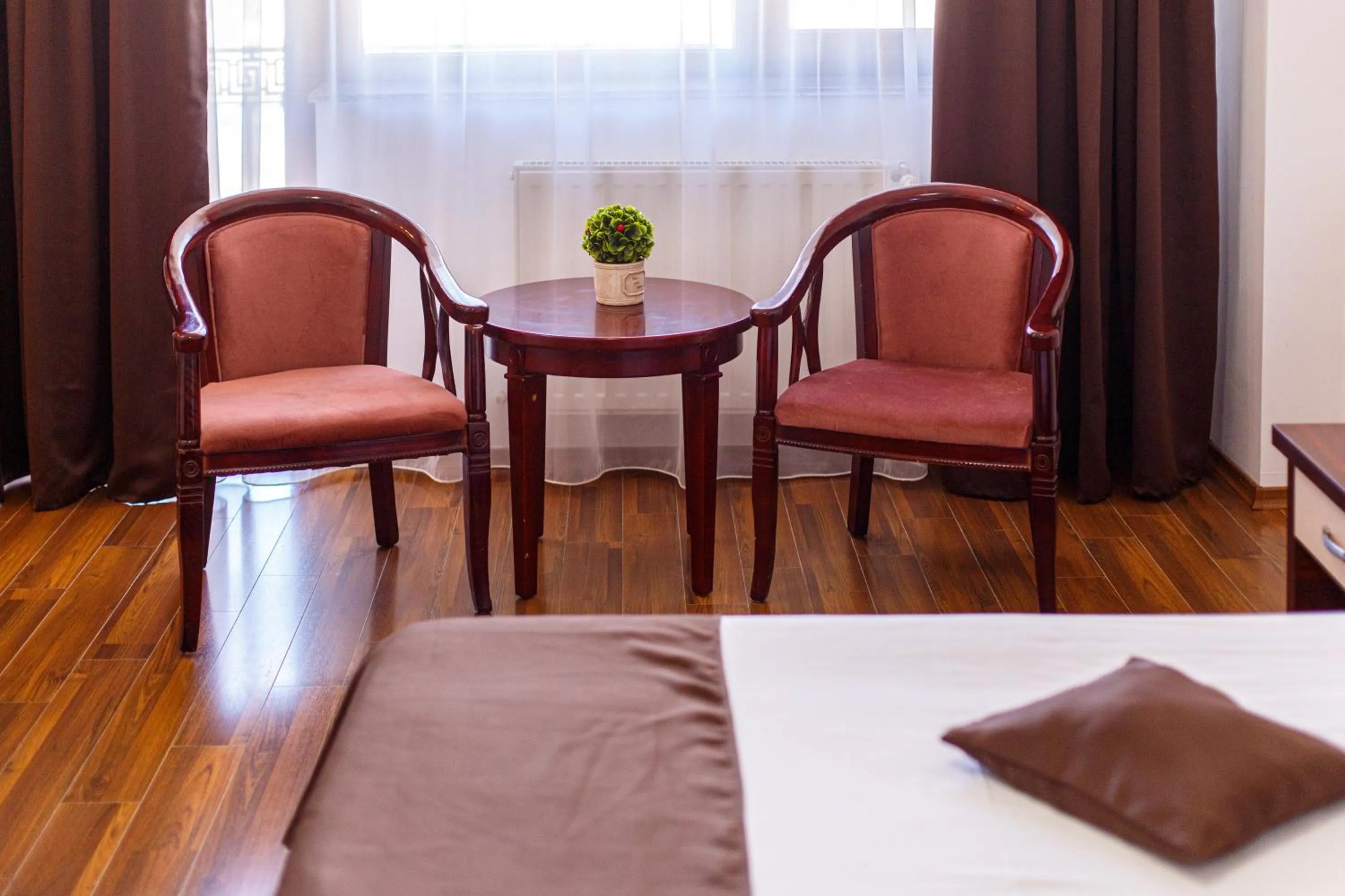 Seating area, Bed in Lira Pacific Aparthotel