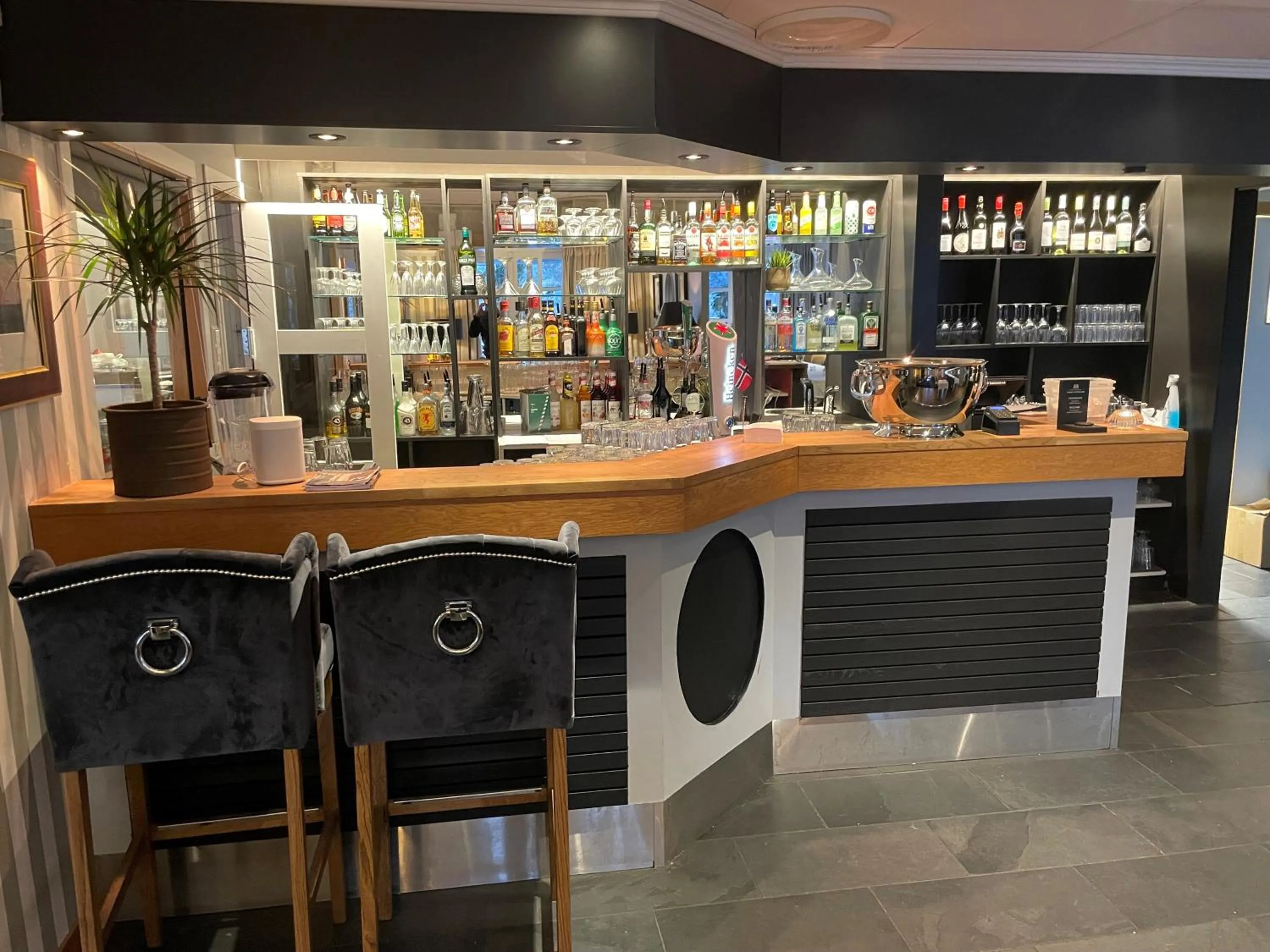 Lounge or bar in Tvedestrand Fjordhotell - Unike Hoteller