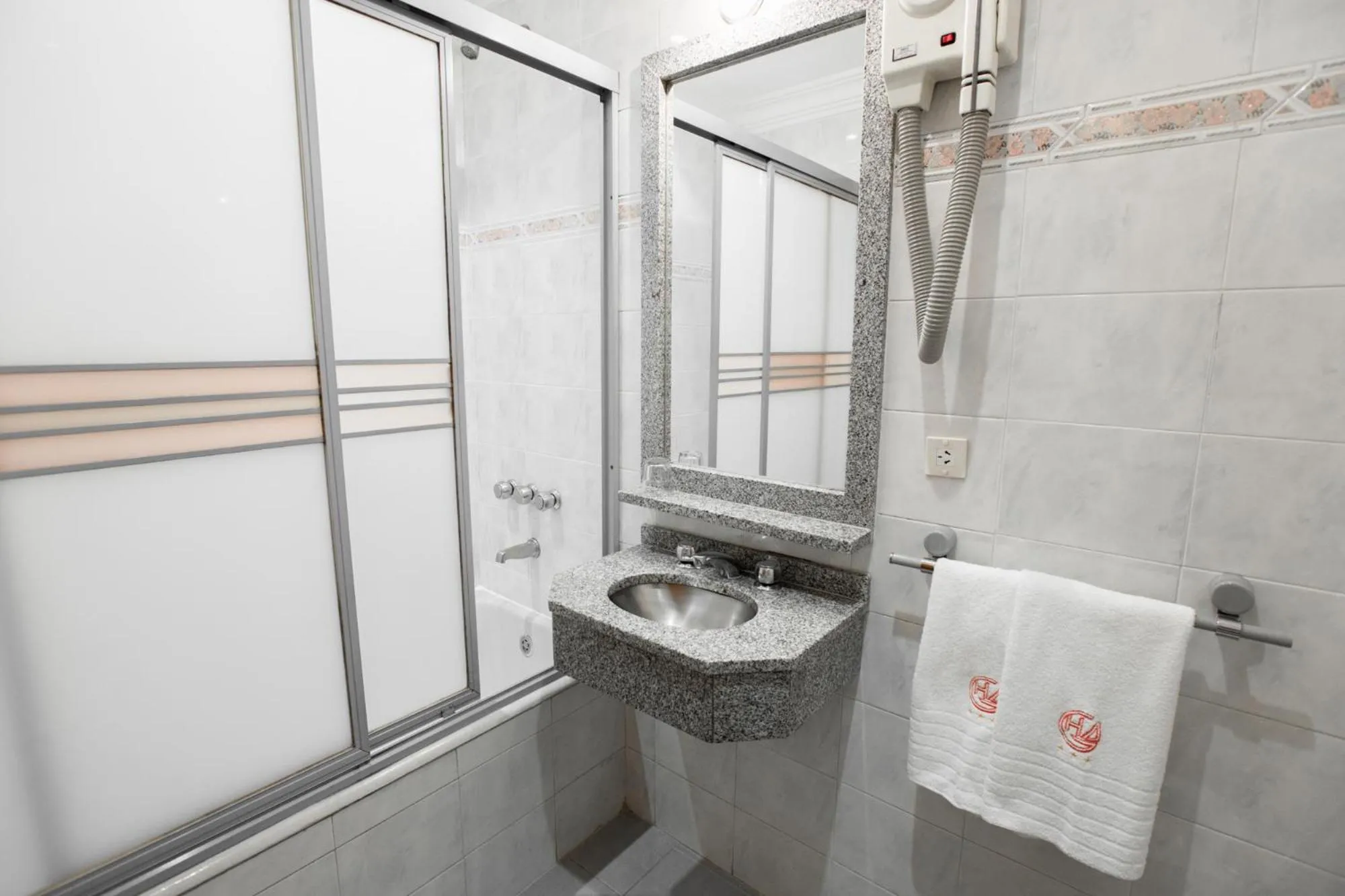 Bathroom in Gran Hotel Ailen