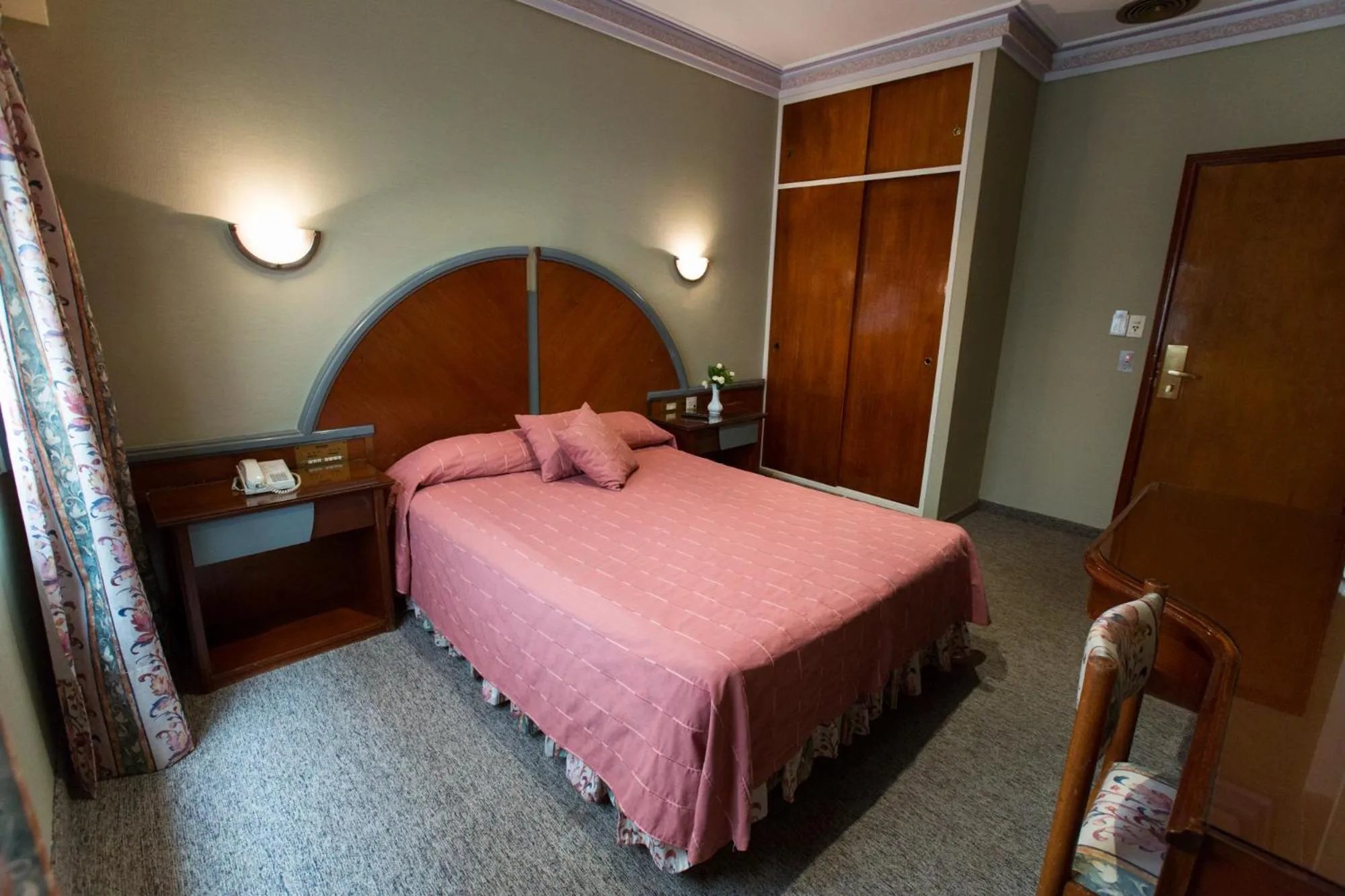 Bed in Gran Hotel Ailen