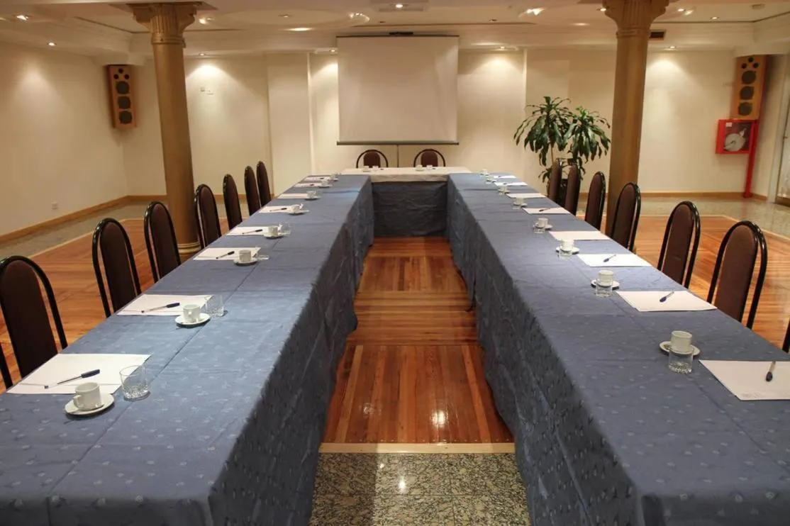 Business facilities in Gran Hotel Ailen