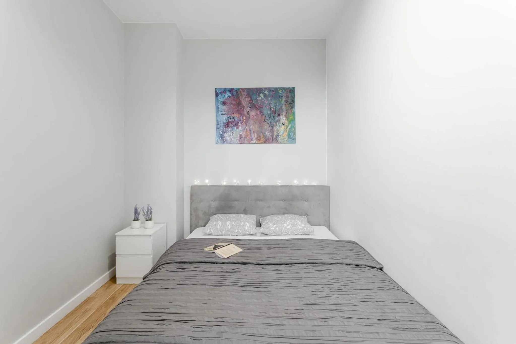 Bedroom, Bed in Chill Apartments Airport Apartments