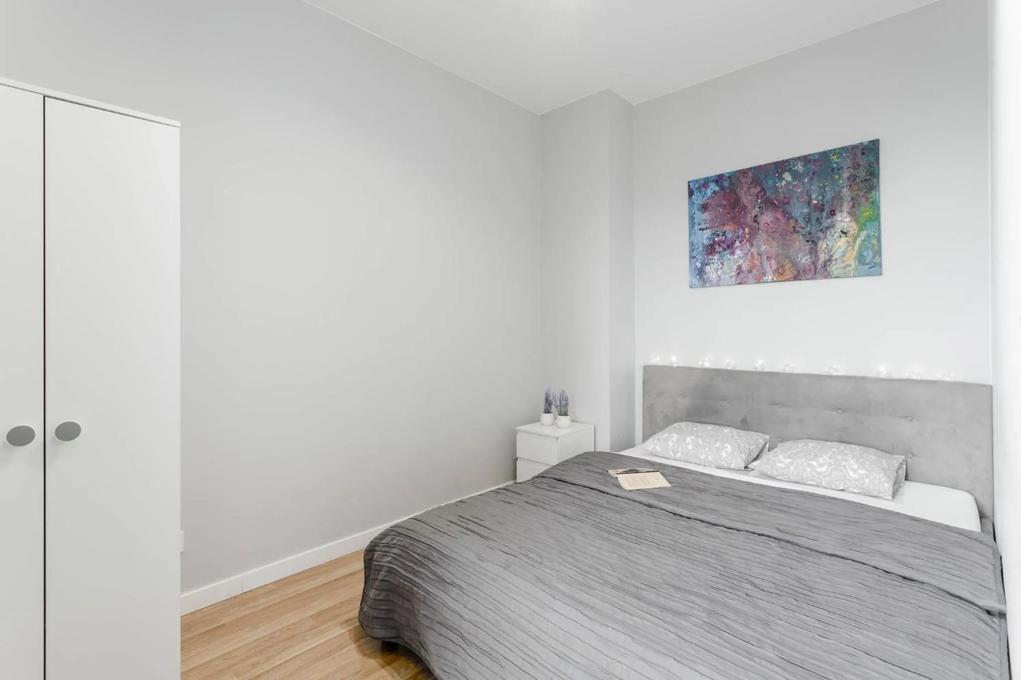 Bedroom, Bed in Chill Apartments Airport Apartments