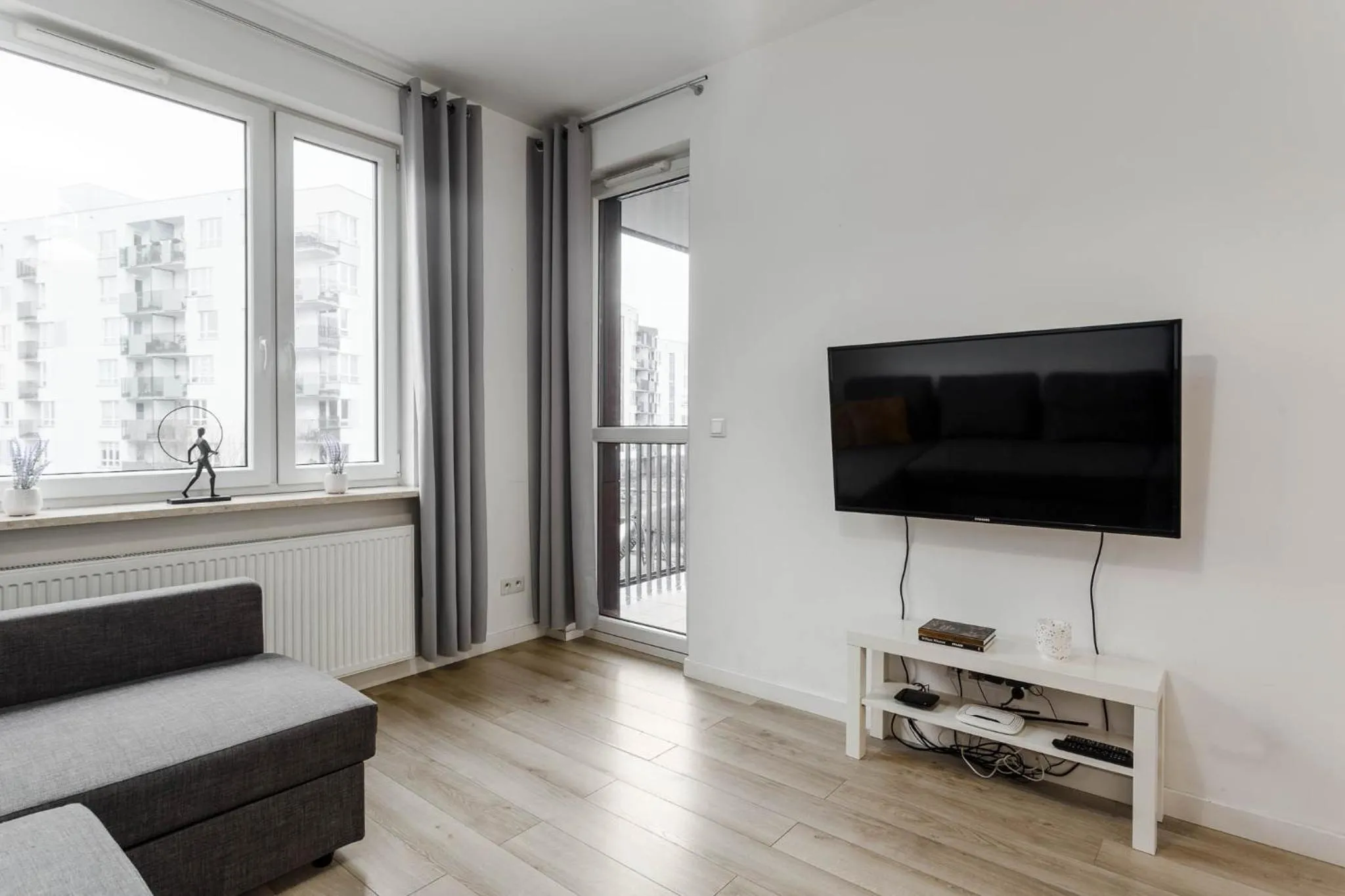 TV and multimedia in Chill Apartments Airport Apartments