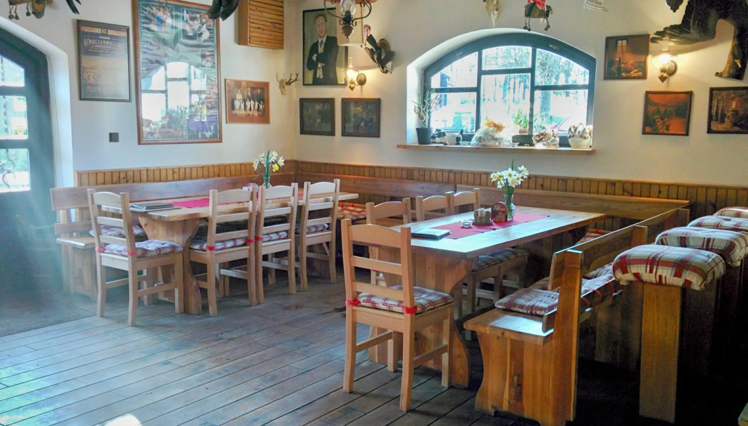 Restaurant/places to eat in Hostinec U Pejska a Kocicky