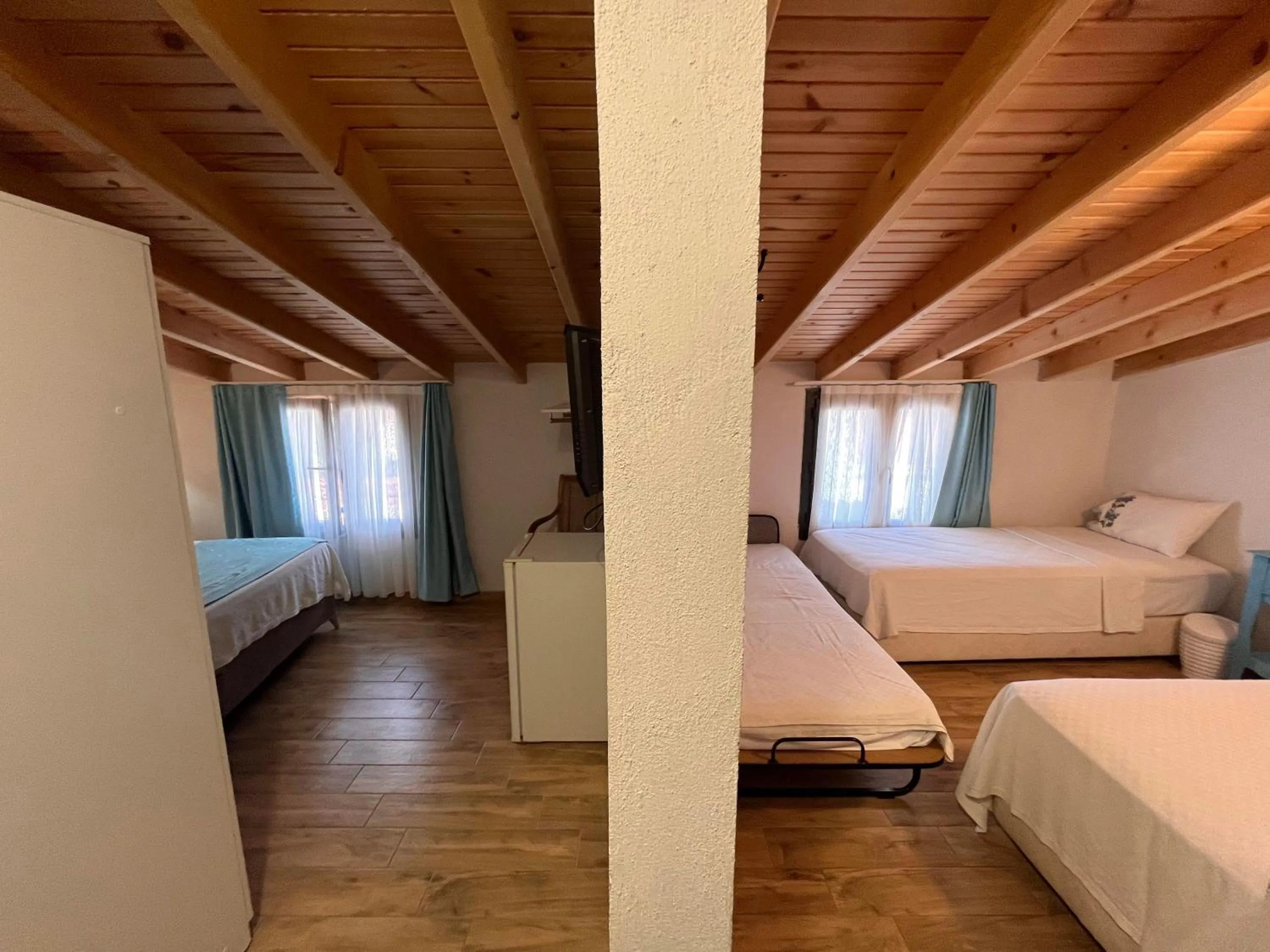 Photo of the whole room, Bed in Bedirhan Konak Otel