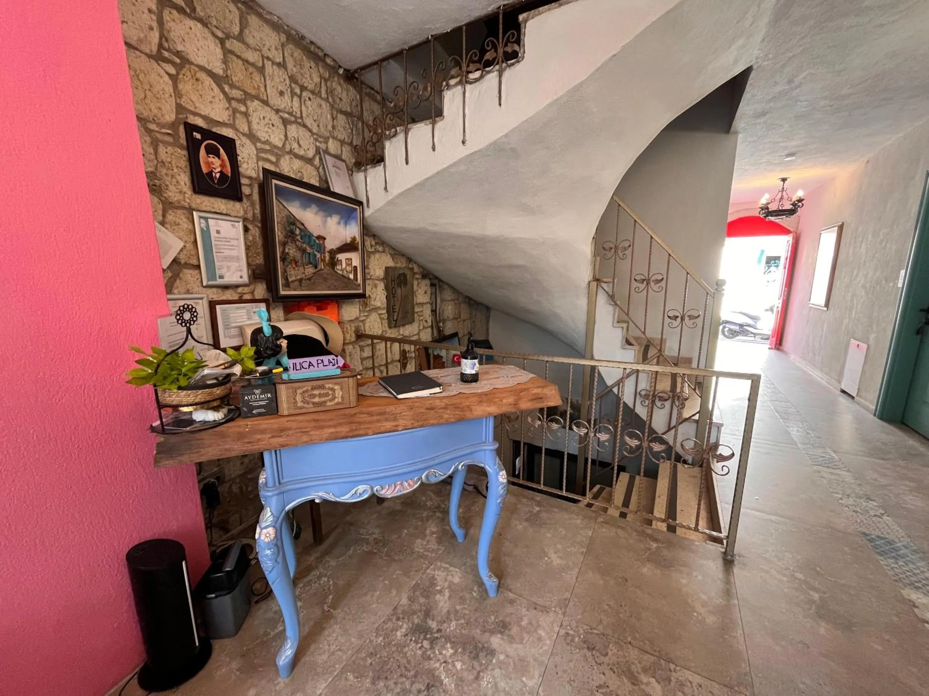 Lobby or reception in Bedirhan Konak Otel