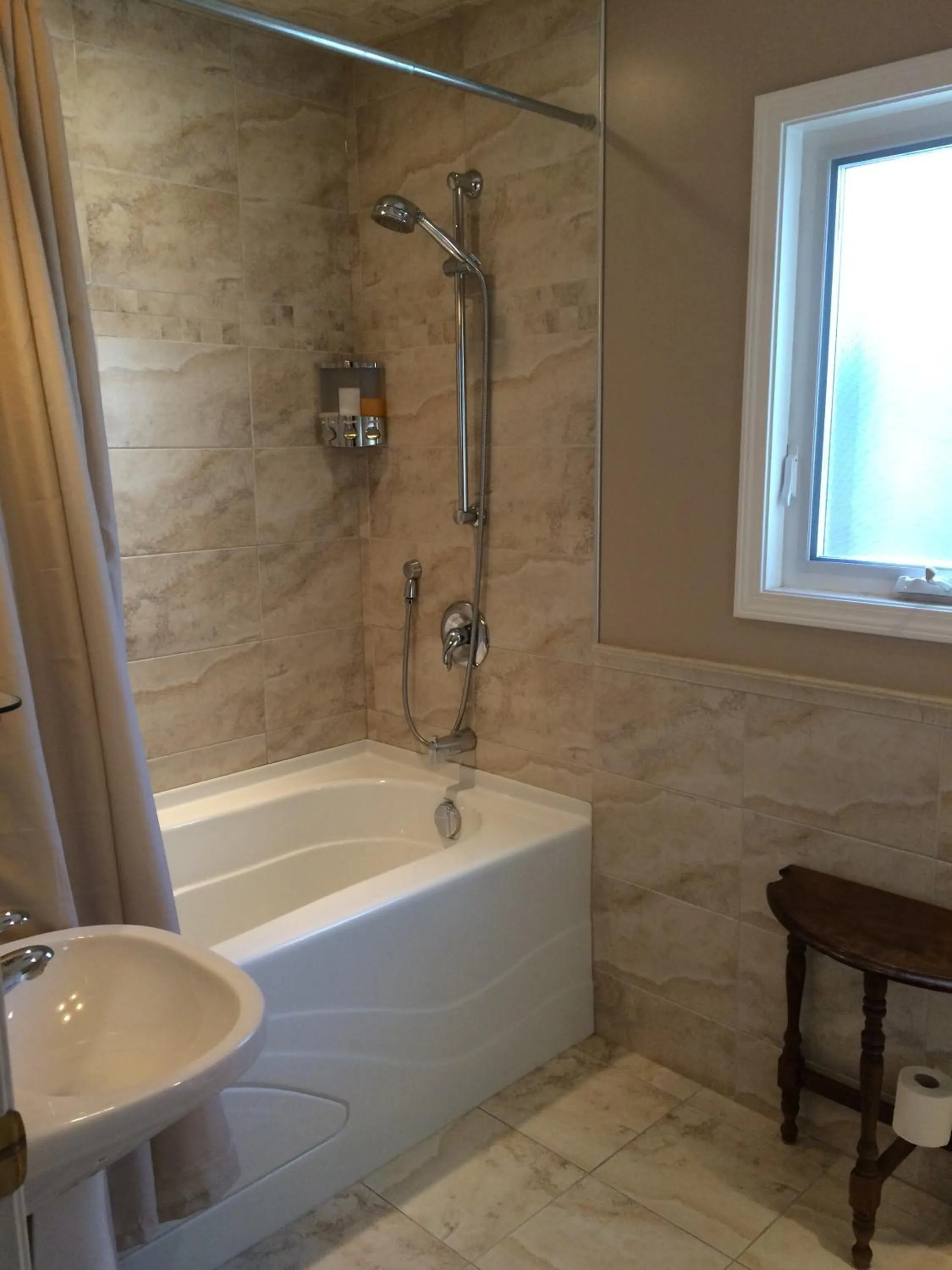 Bathroom in Cycle Inn Bed and Breakfast