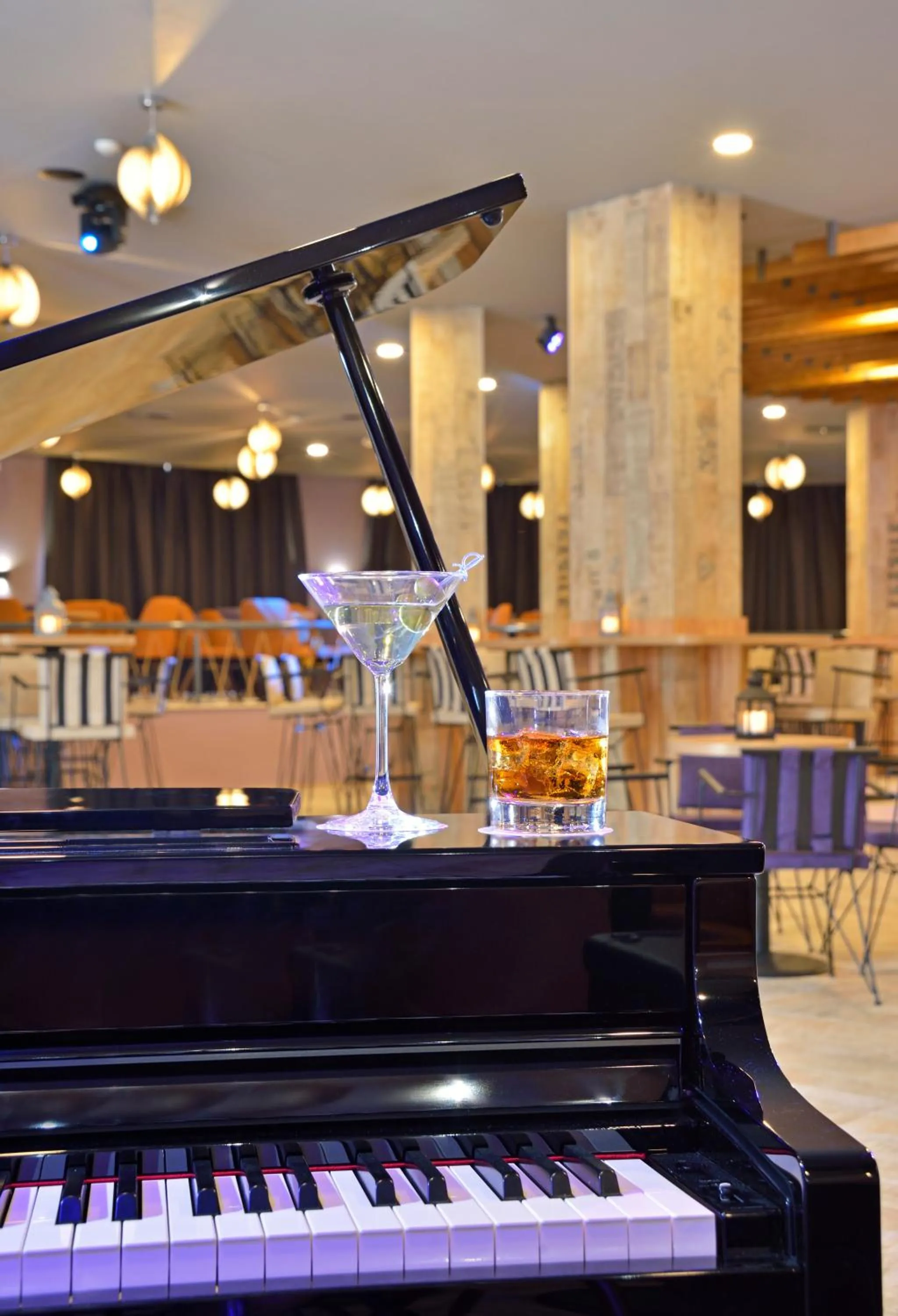 Nightclub / DJ in Sol Luna Bay All Inclusive