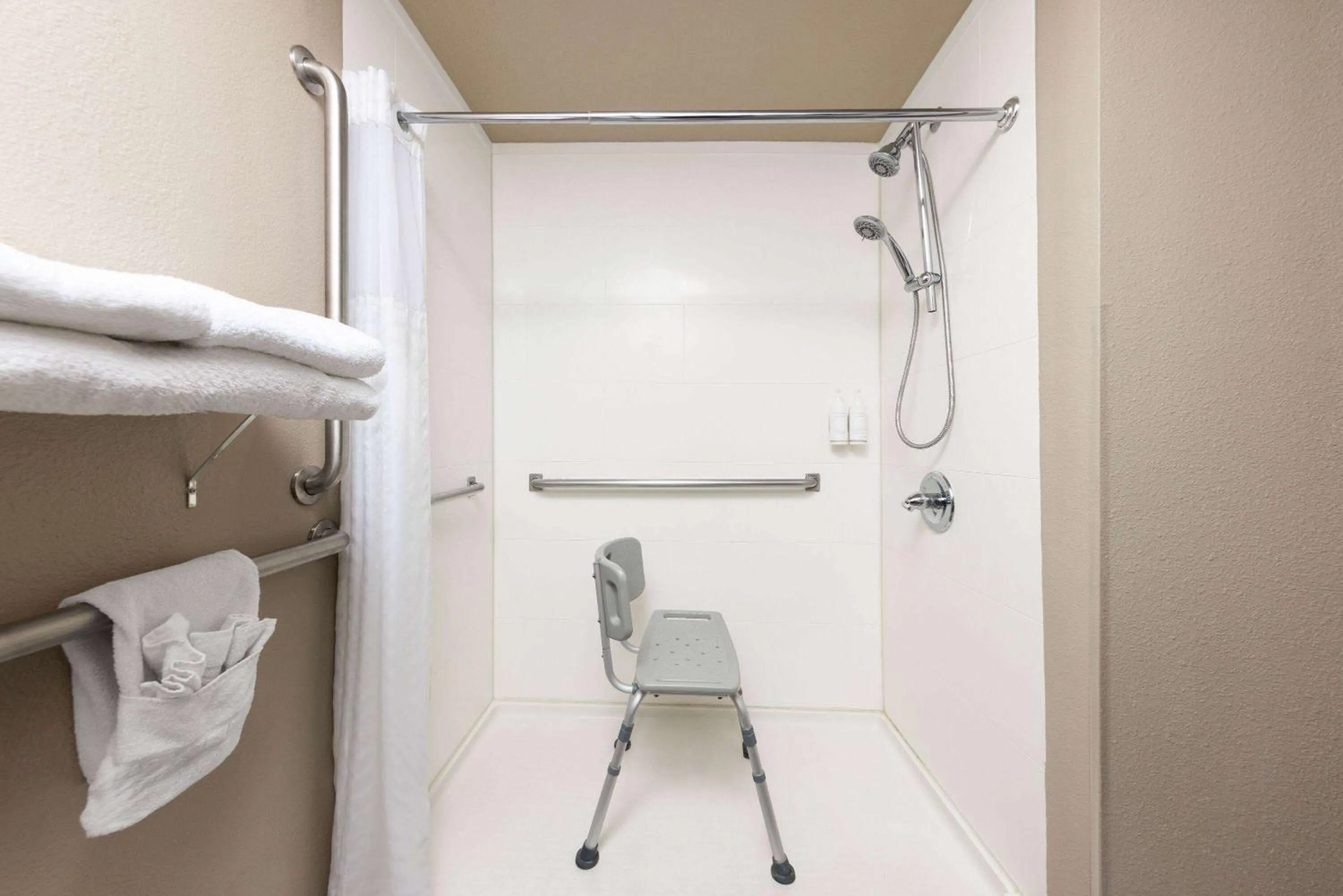 Shower in Days Inn by Wyndham Ritzville