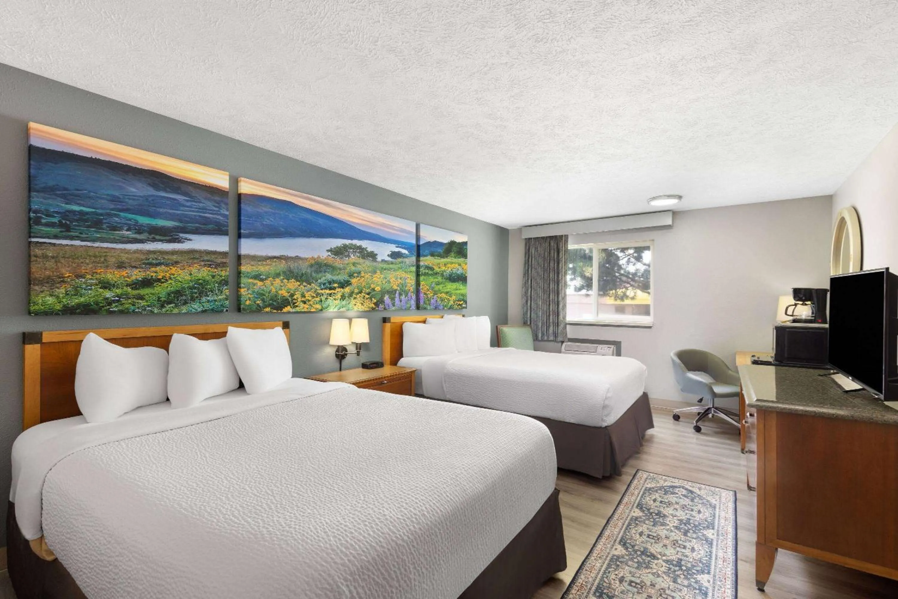 Photo of the whole room, Bed in Days Inn by Wyndham Ritzville